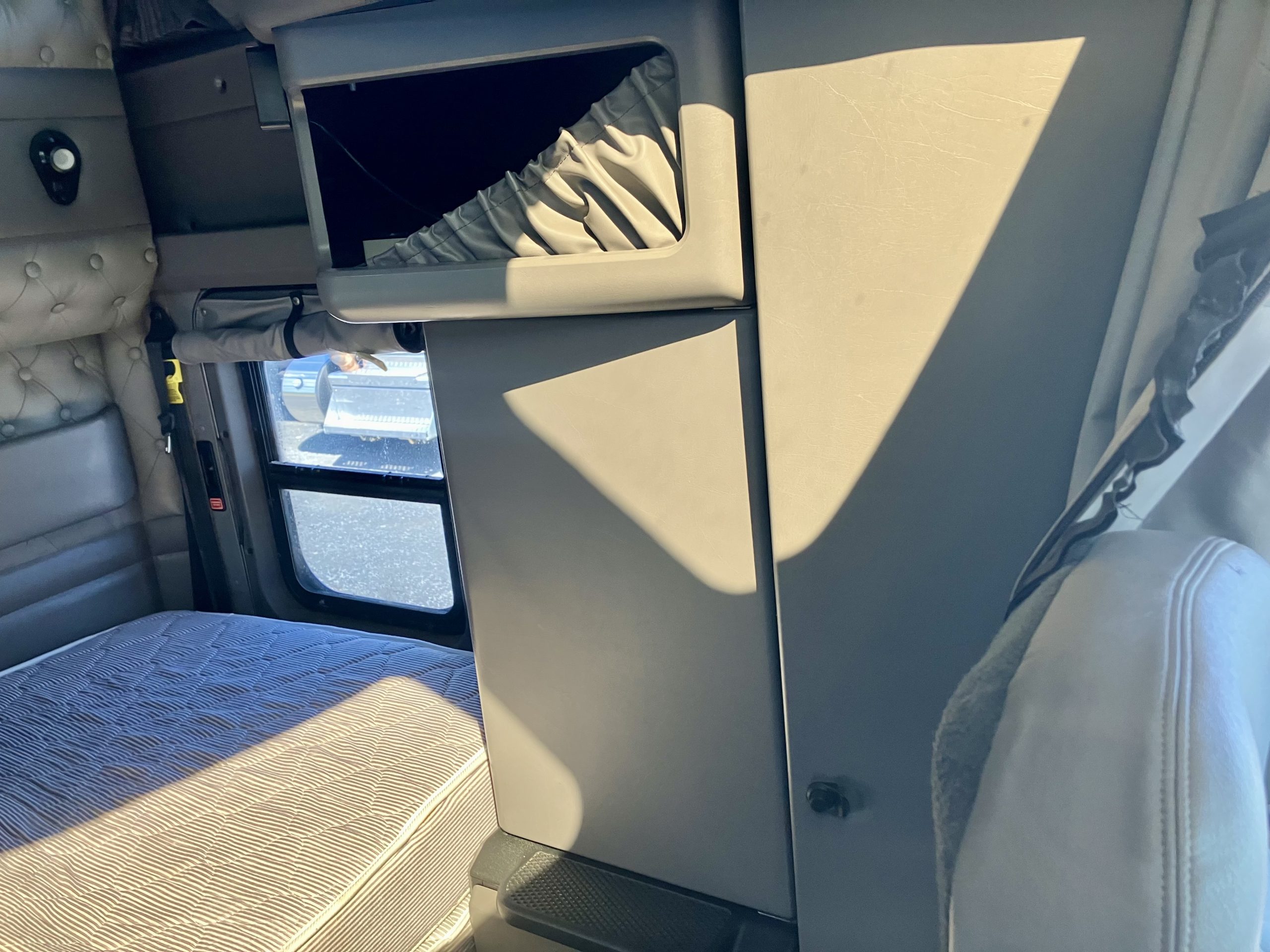 2016 KENWORTH W900L PC480228-13 2016 KENWORTH W900L PC480228-13