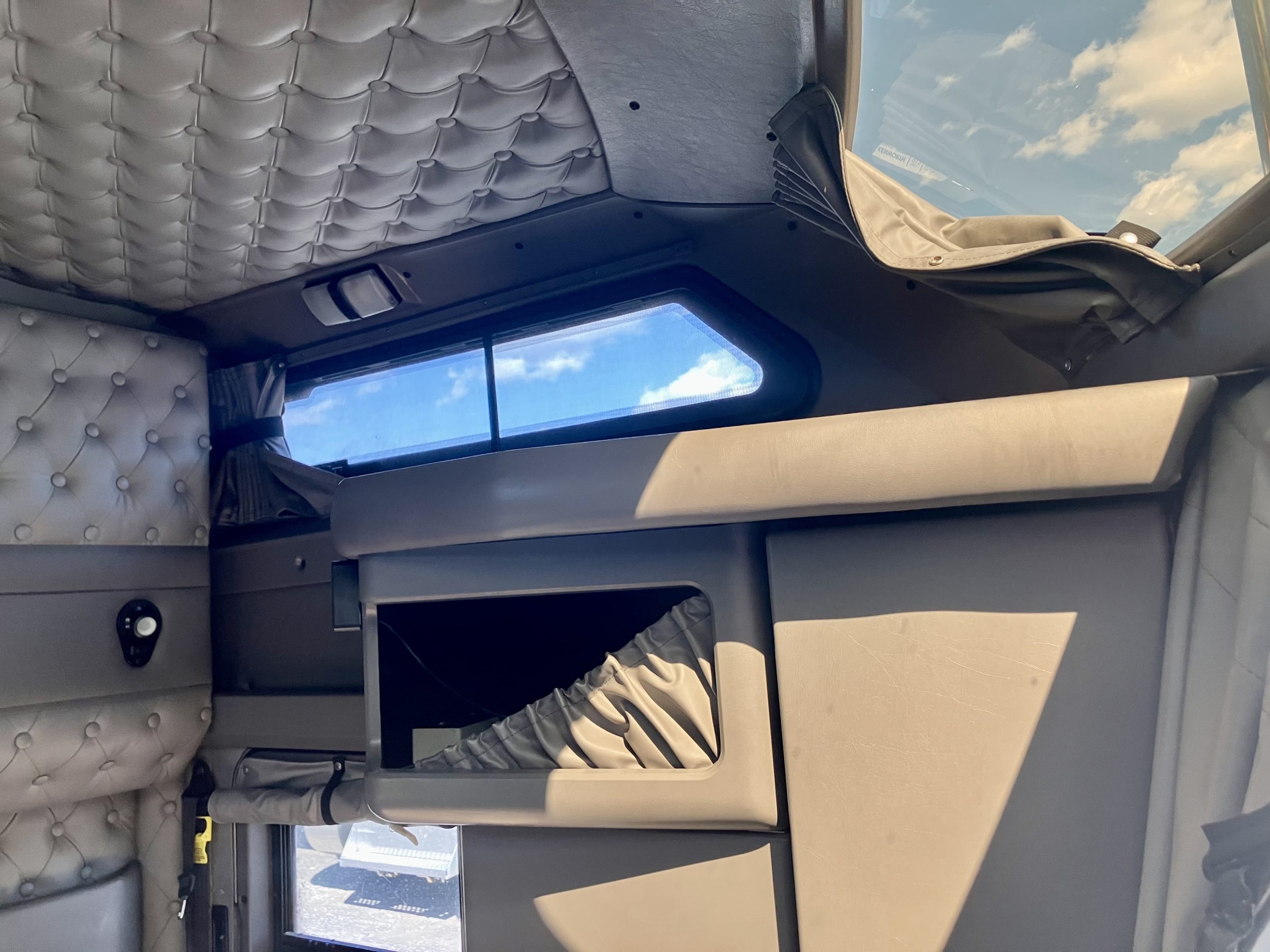 2016 KENWORTH W900L PC480228-14 2016 KENWORTH W900L PC480228-14