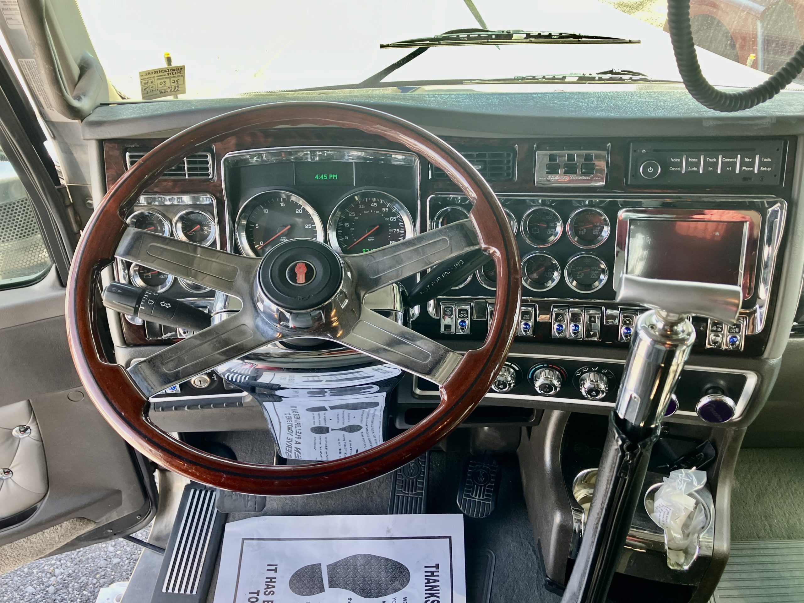 2016 KENWORTH W900L PC480228-18 2016 KENWORTH W900L PC480228-18