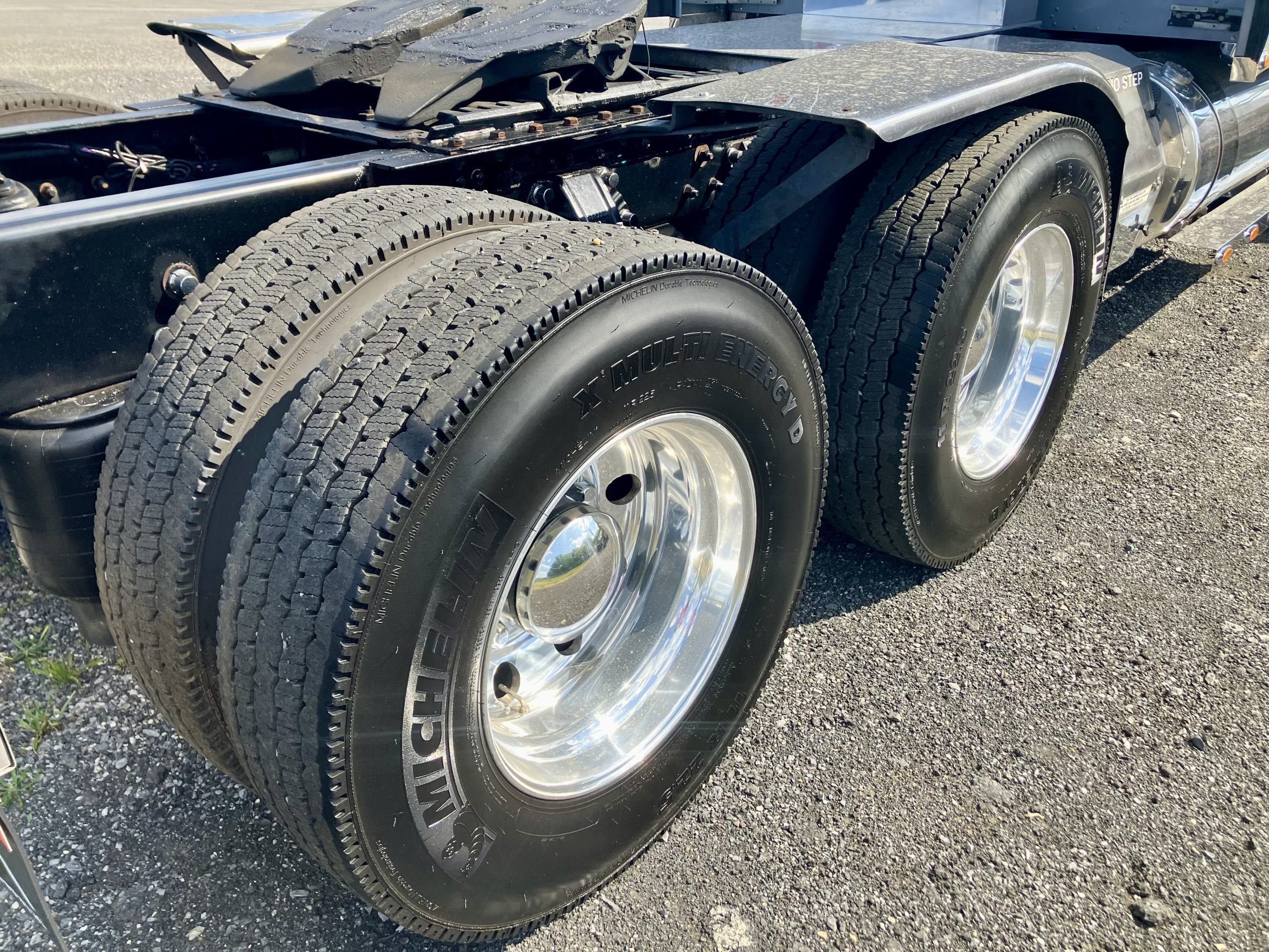 2016 KENWORTH W900L PC480228-30 2016 KENWORTH W900L PC480228-30