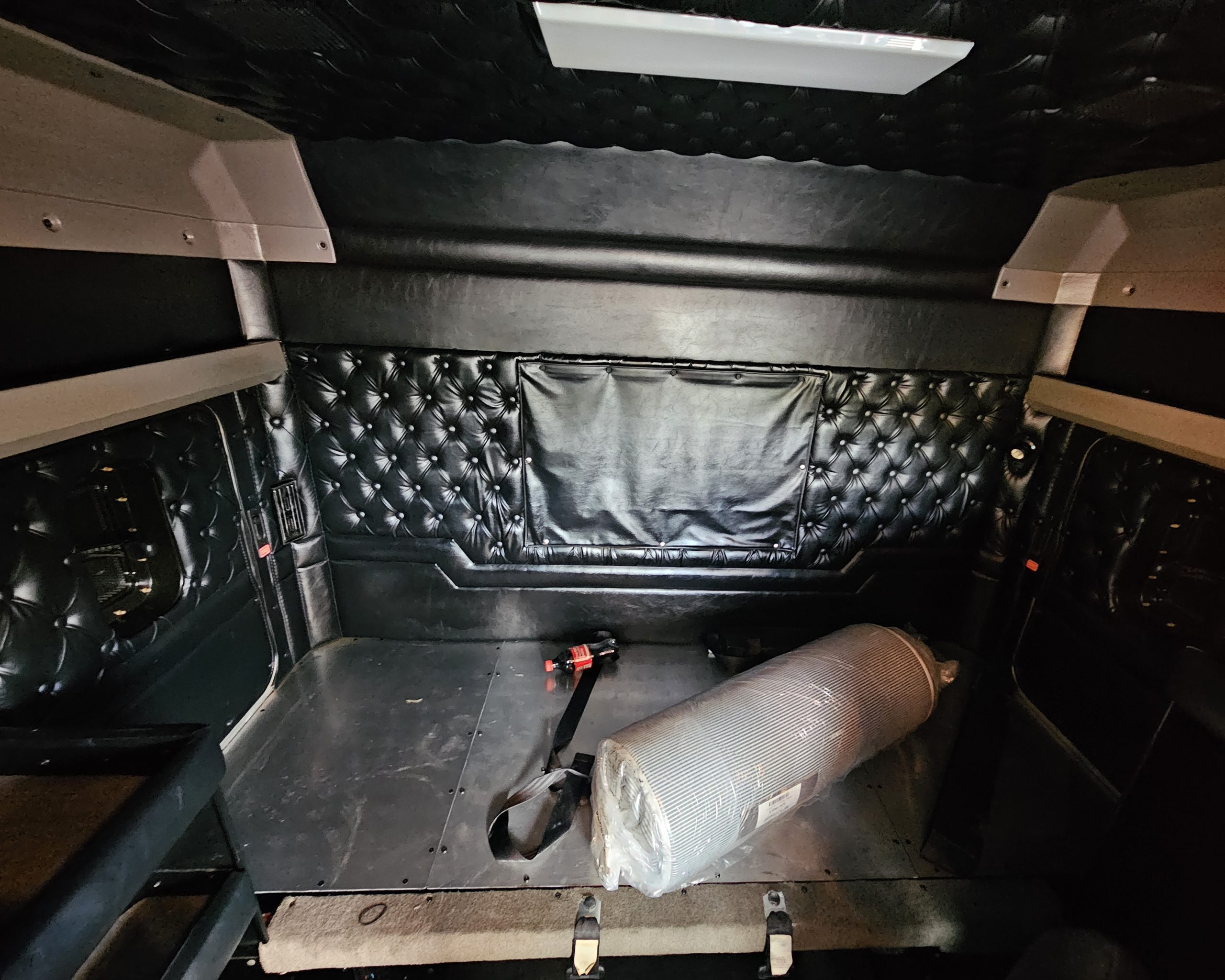 2020 KENWORTH W900L PN390465-09 2020 KENWORTH W900L PN390465-09