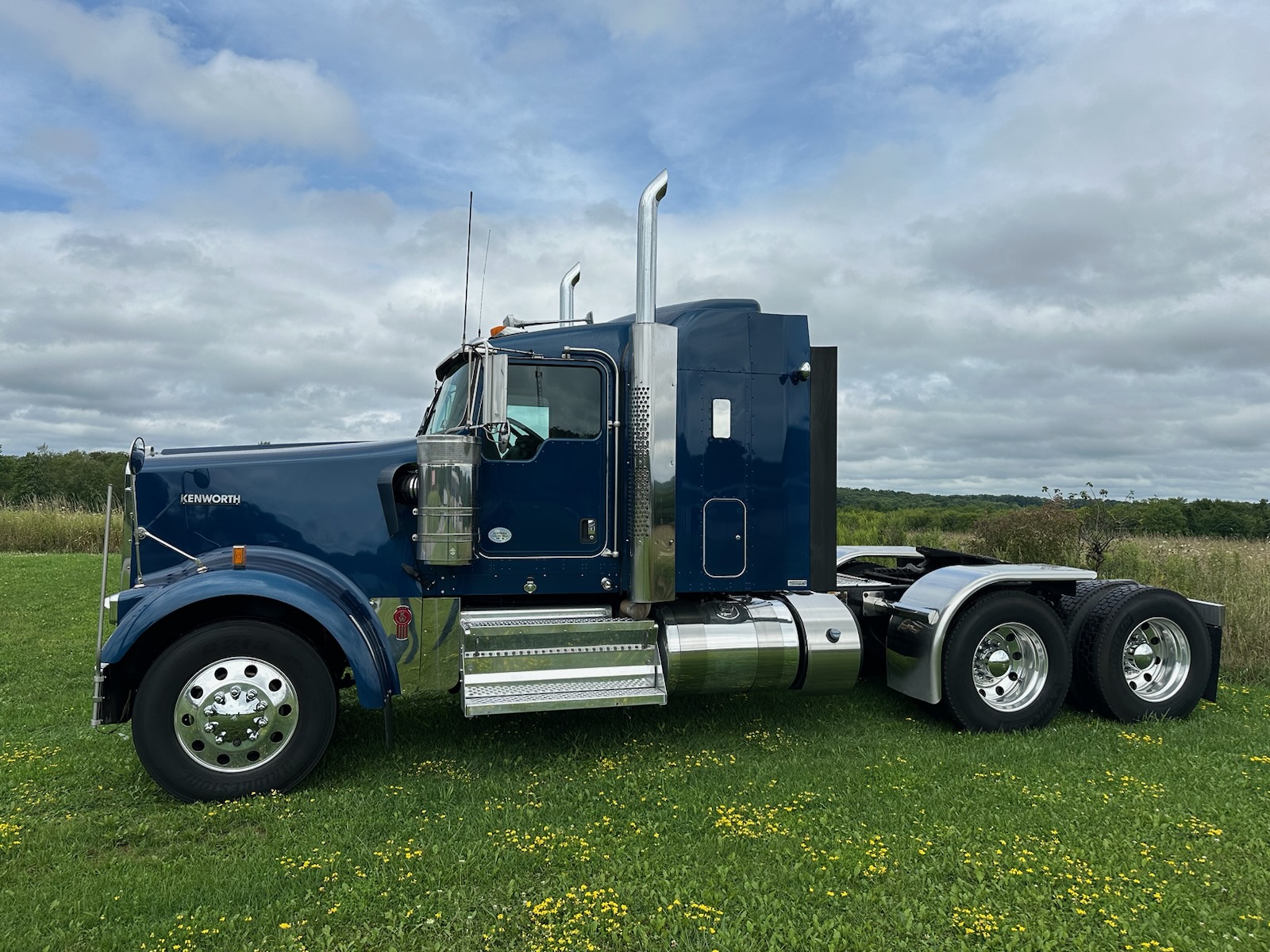 2018 KENWORTH W900L TC200886-02 2018 KENWORTH W900L TC200886-02