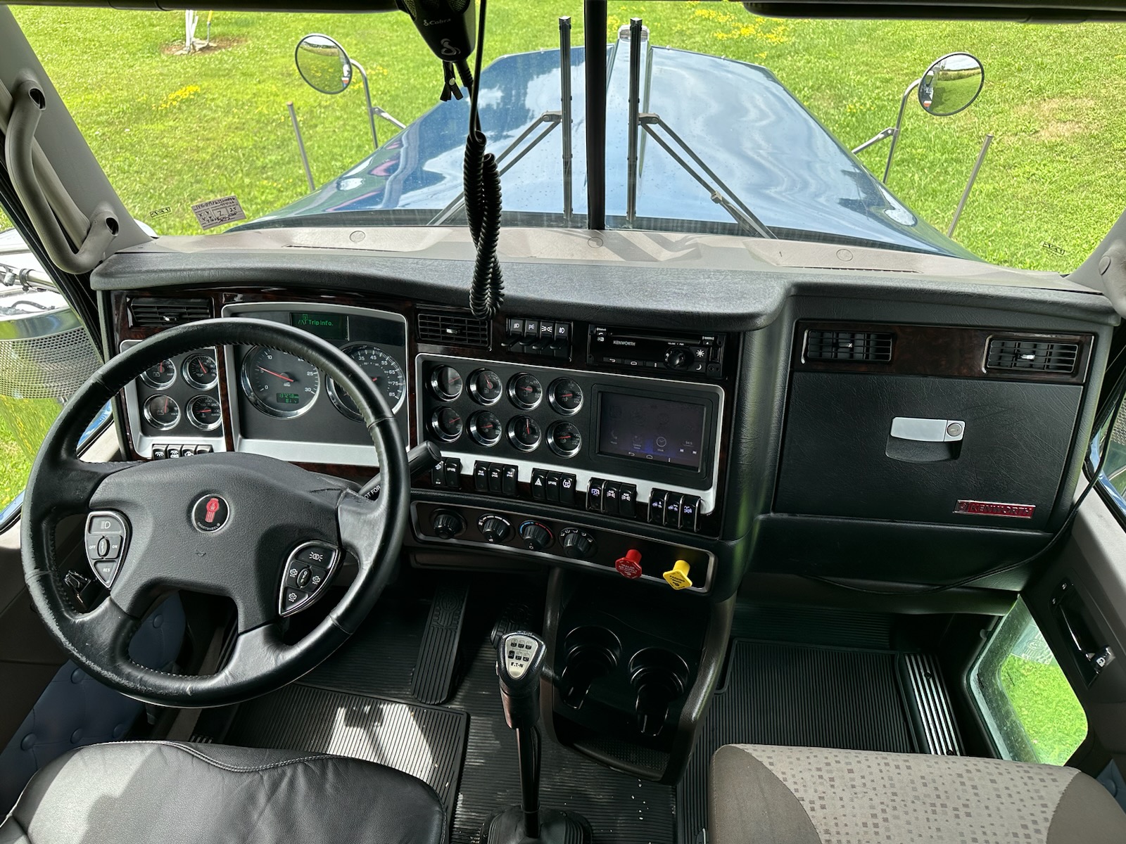 2018 KENWORTH W900L TC200886-11 2018 KENWORTH W900L TC200886-11