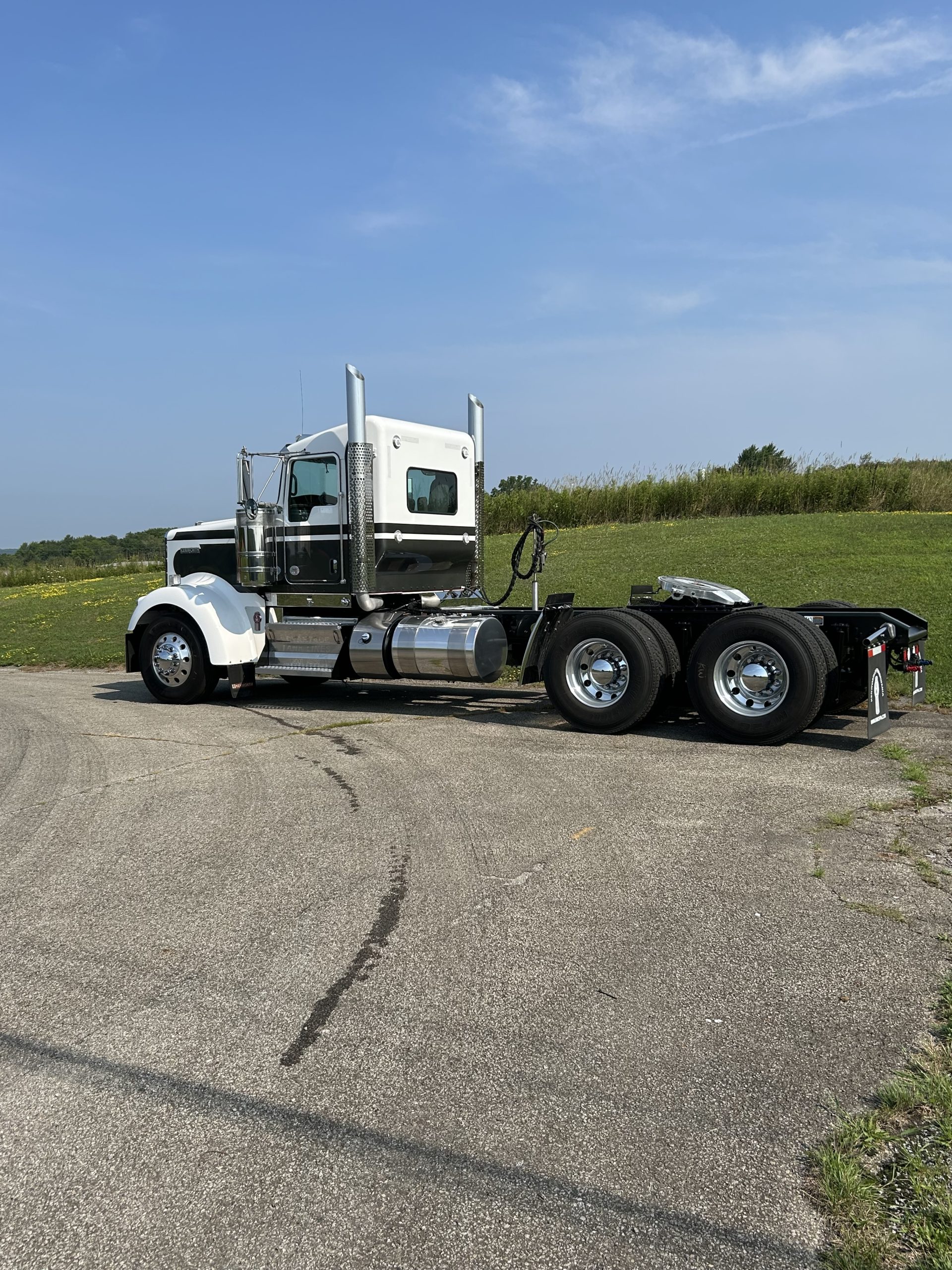 2021 KENWORTH W900L TV447108-02 2021 KENWORTH W900L TV447108-02