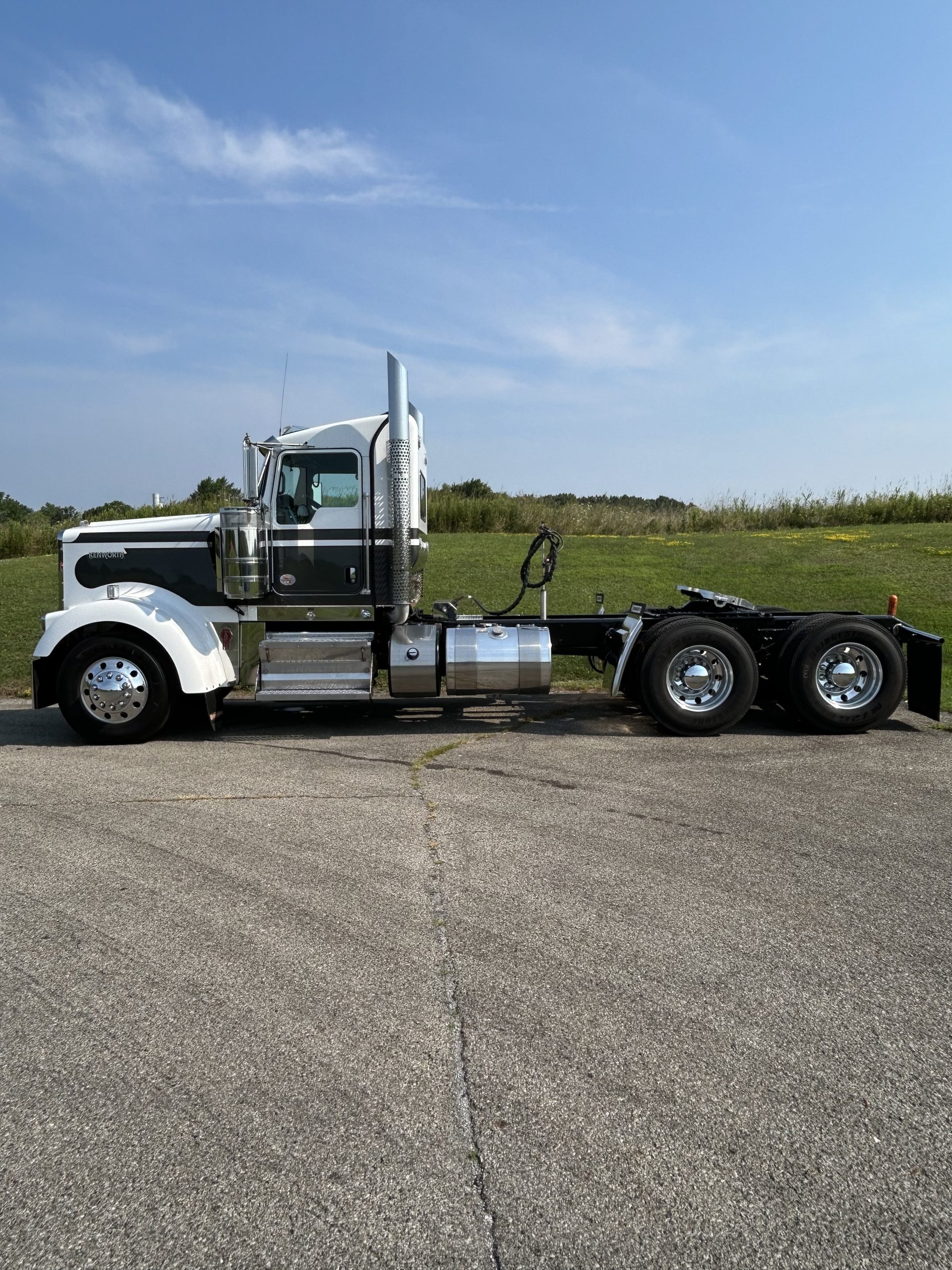 2021 KENWORTH W900L TV447108-04 2021 KENWORTH W900L TV447108-04