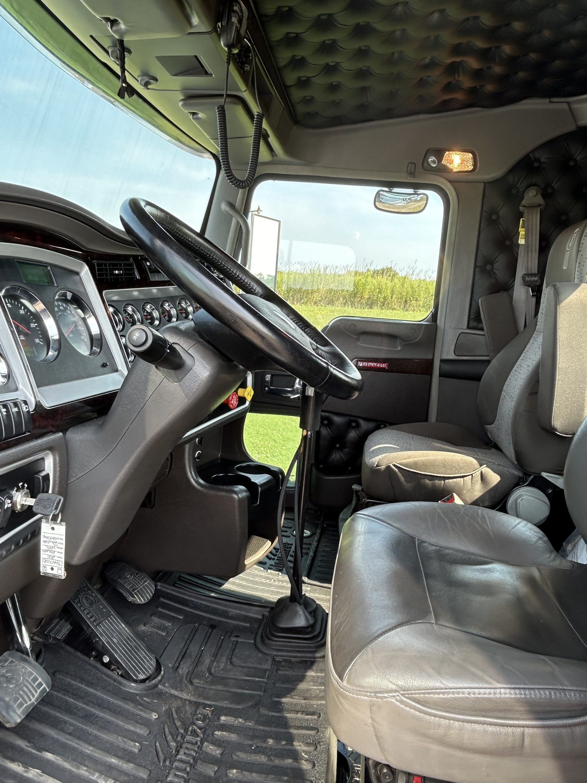 2021 KENWORTH W900L TV447108-09 2021 KENWORTH W900L TV447108-09