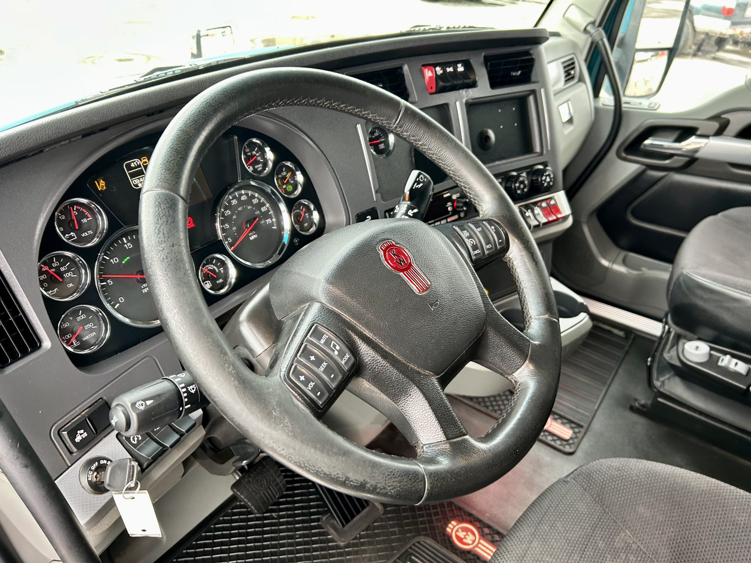 2021 KENWORTH T680 PD442862-15 2021 KENWORTH T680 PD442862-15