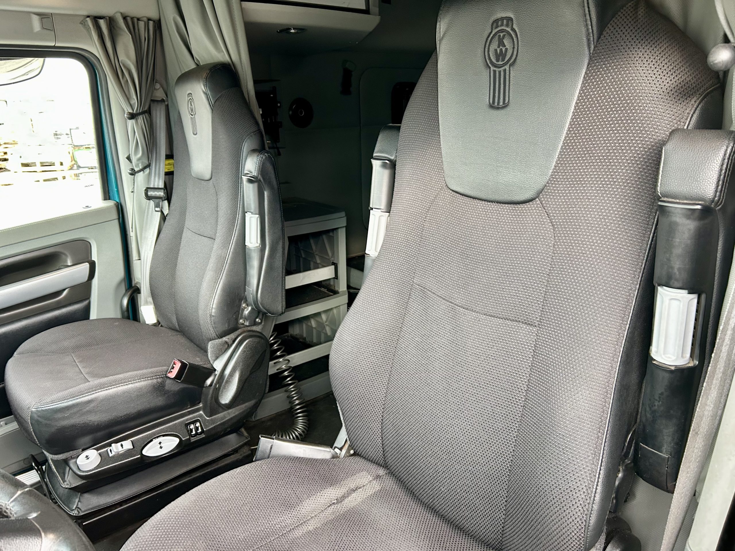 2021 KENWORTH T680 PD442862-17 2021 KENWORTH T680 PD442862-17