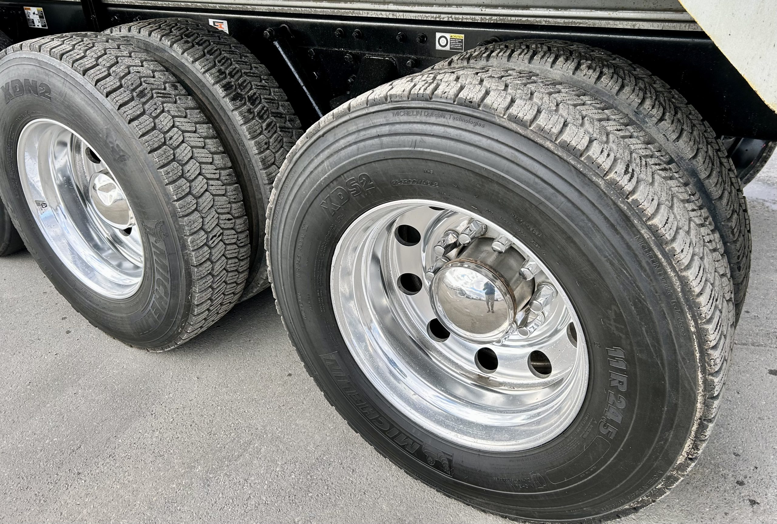 2023 KENWORTH T880 TC173401-25 2023 KENWORTH T880 TC173401-25