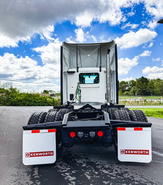 2025 KENWORTH T680 - image 4 of 6