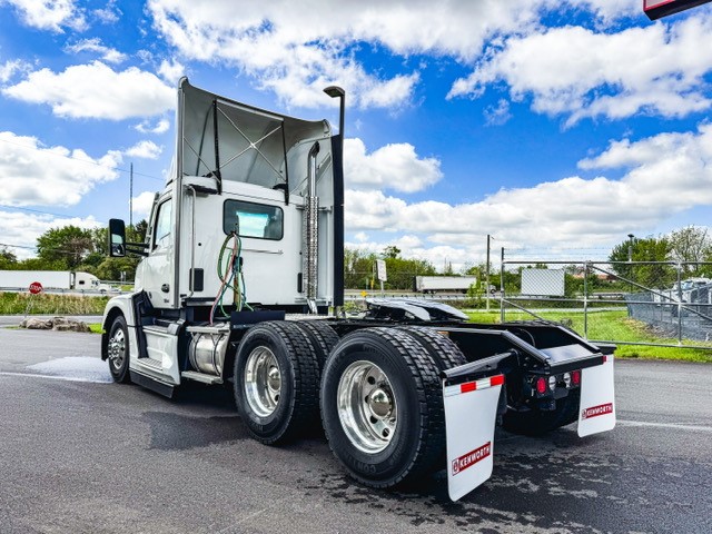 2025 KENWORTH T680 - image 5 of 6