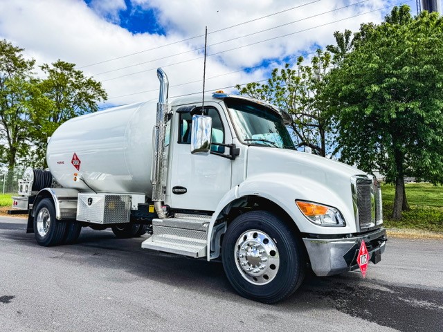 2025 KENWORTH T380 - image 2 of 6