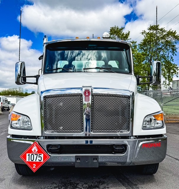 2025 KENWORTH T380 - image 3 of 6