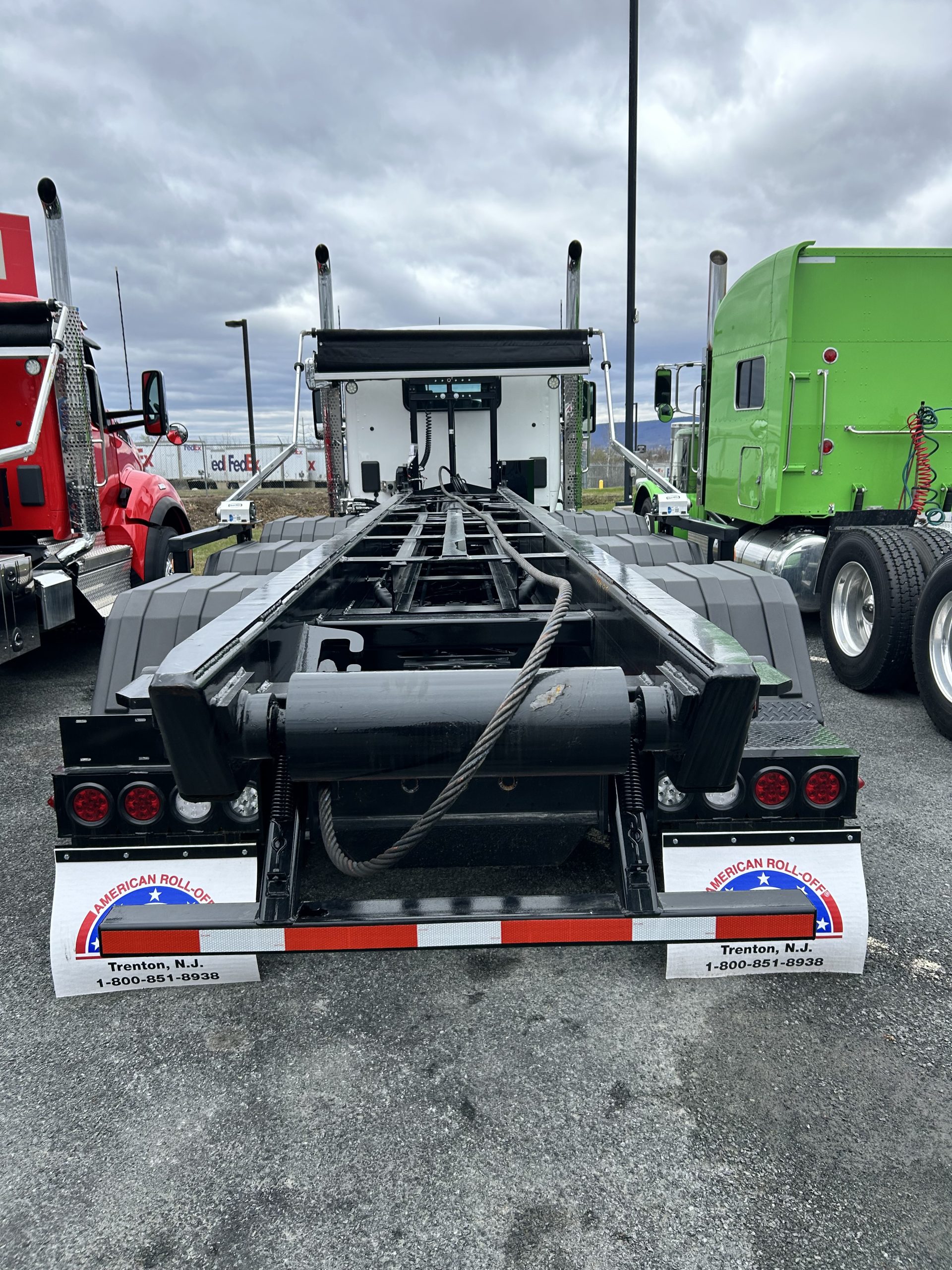 2025 KENWORTH T880 - image 3 of 4