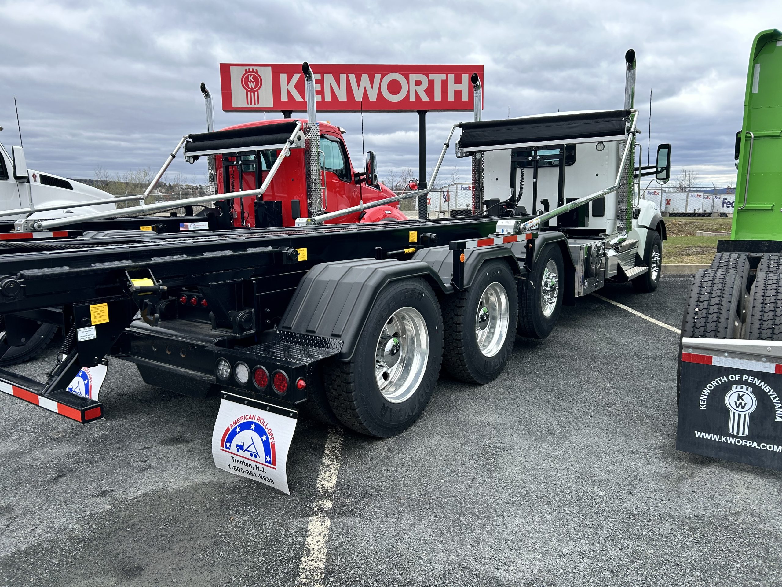 2025 KENWORTH T880 - image 4 of 4