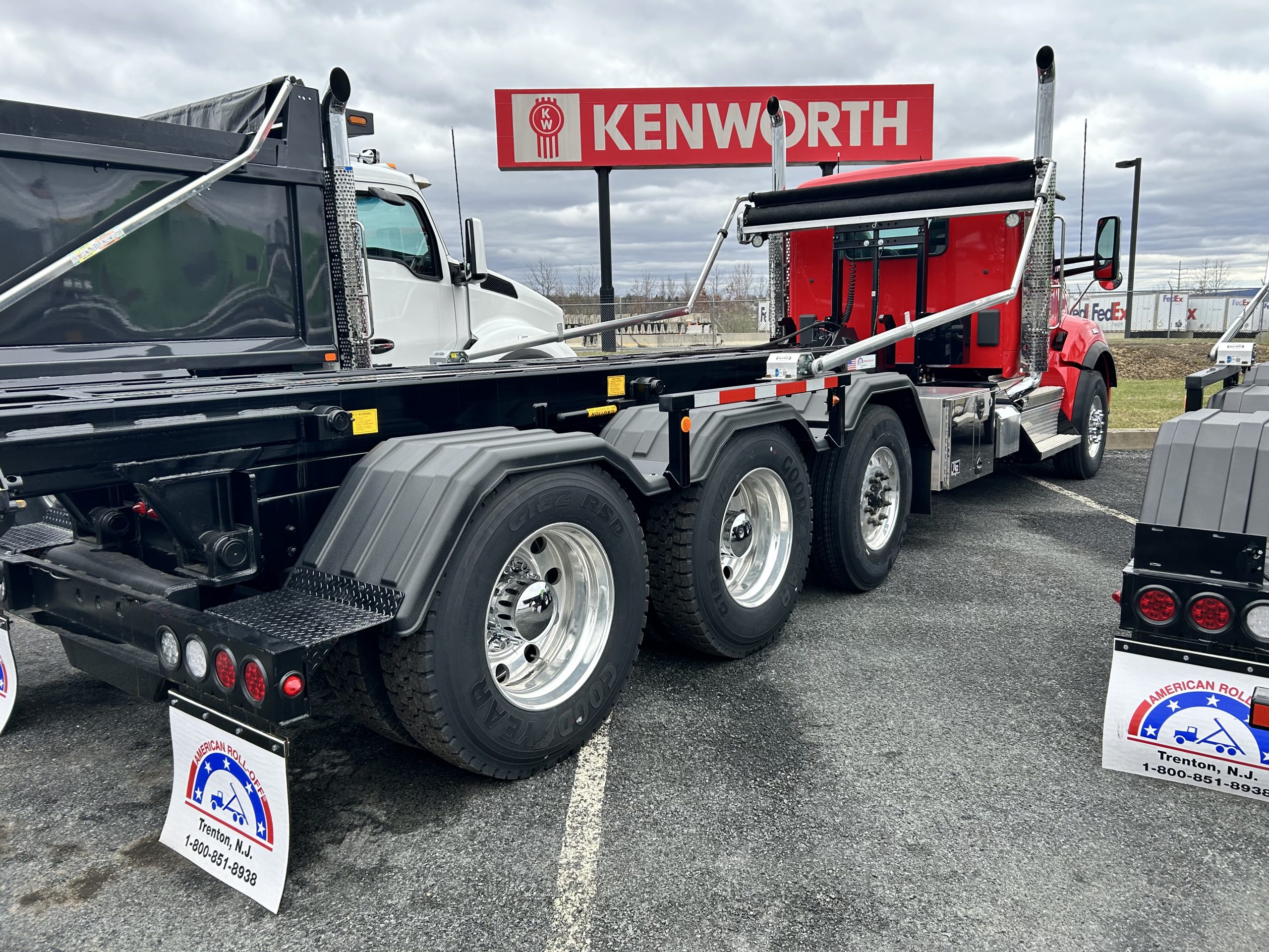 2025 KENWORTH T880 - image 4 of 4