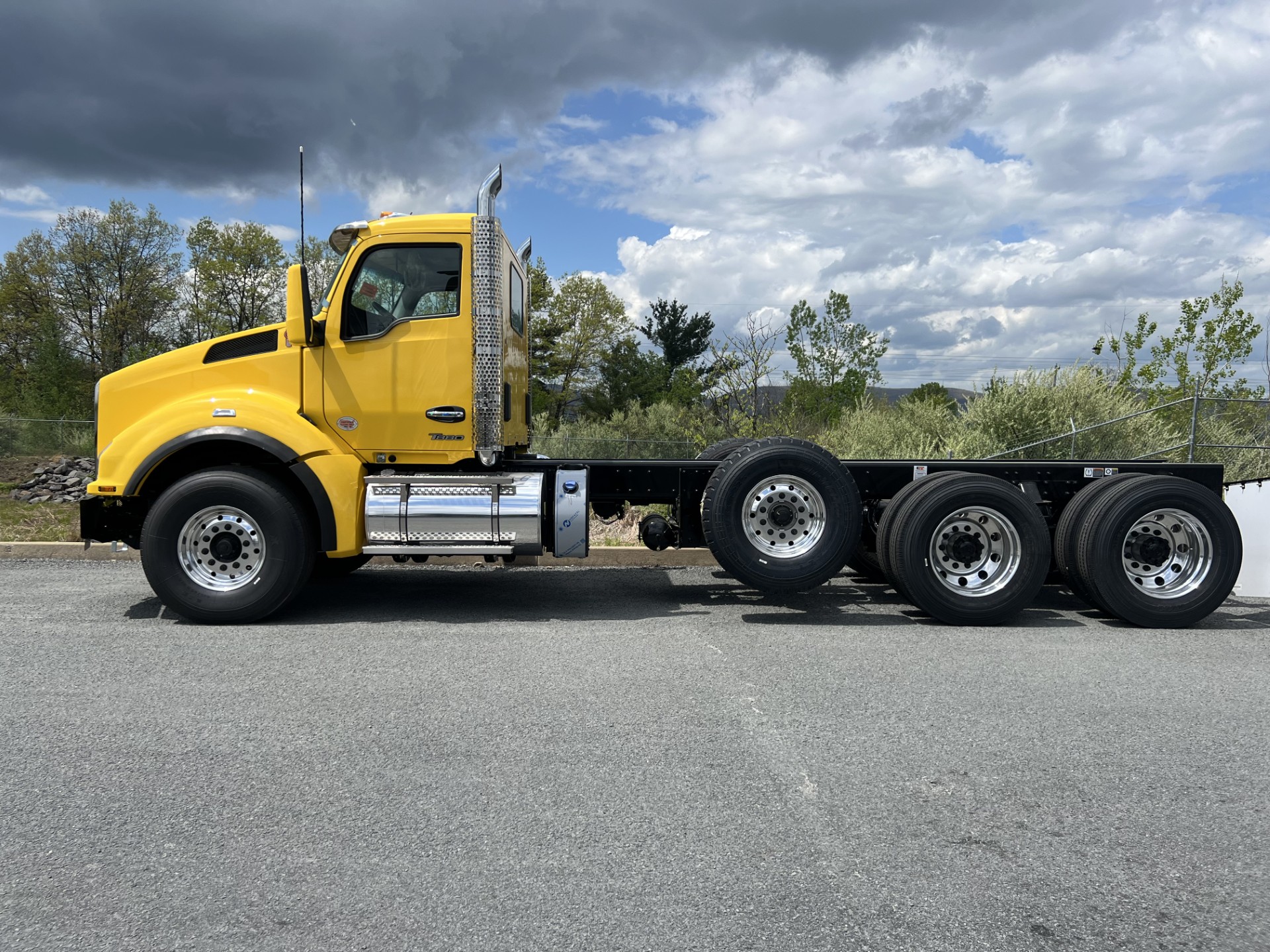 2026 KENWORTH T880 - image 2 of 6