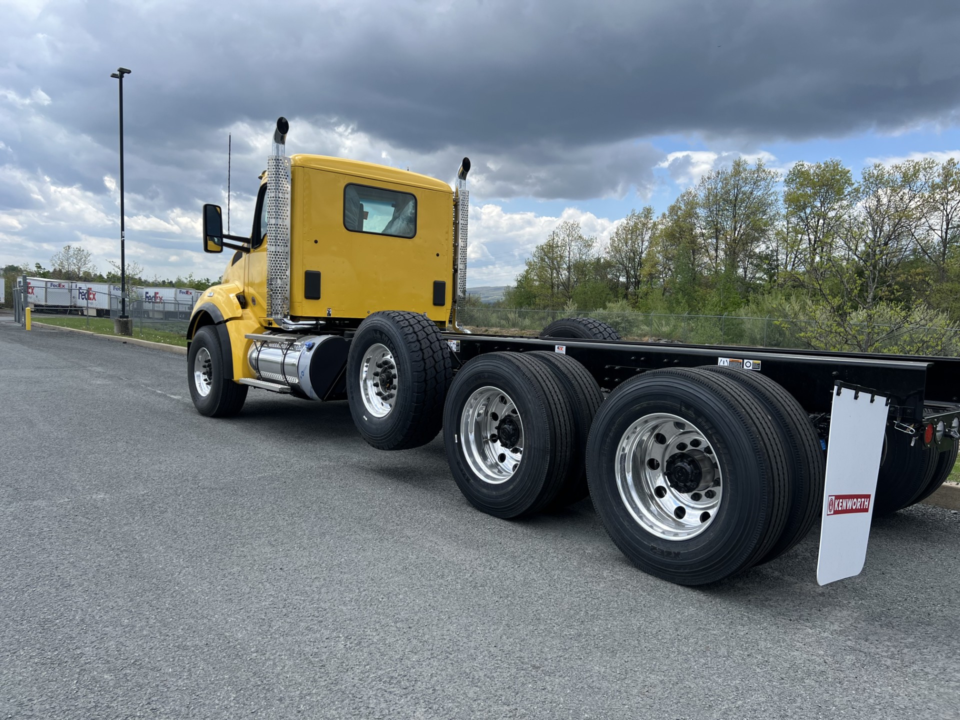 2026 KENWORTH T880 - image 3 of 6