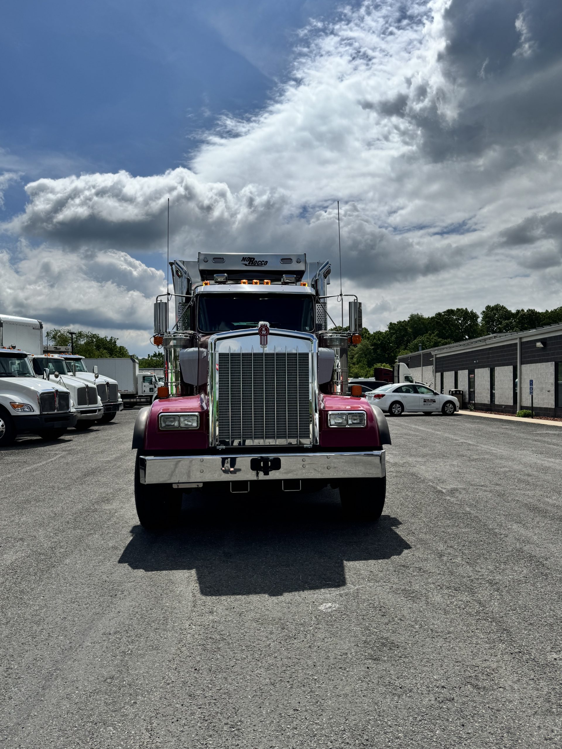 2025 KENWORTH W900L - image 3 of 6