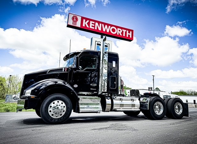 2025 KENWORTH T880 - image 1 of 6