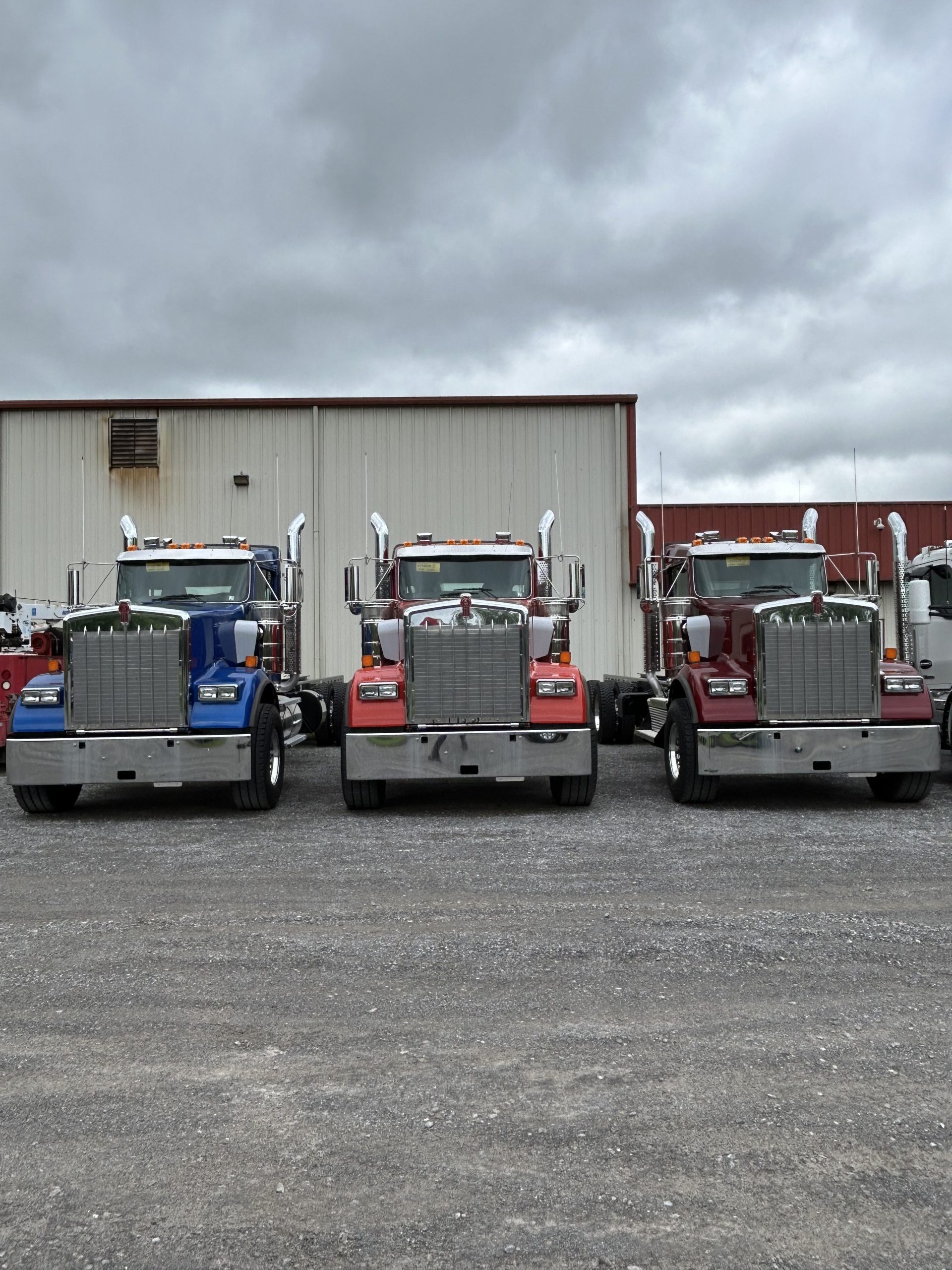 2025 KENWORTH W900 - image 1 of 1