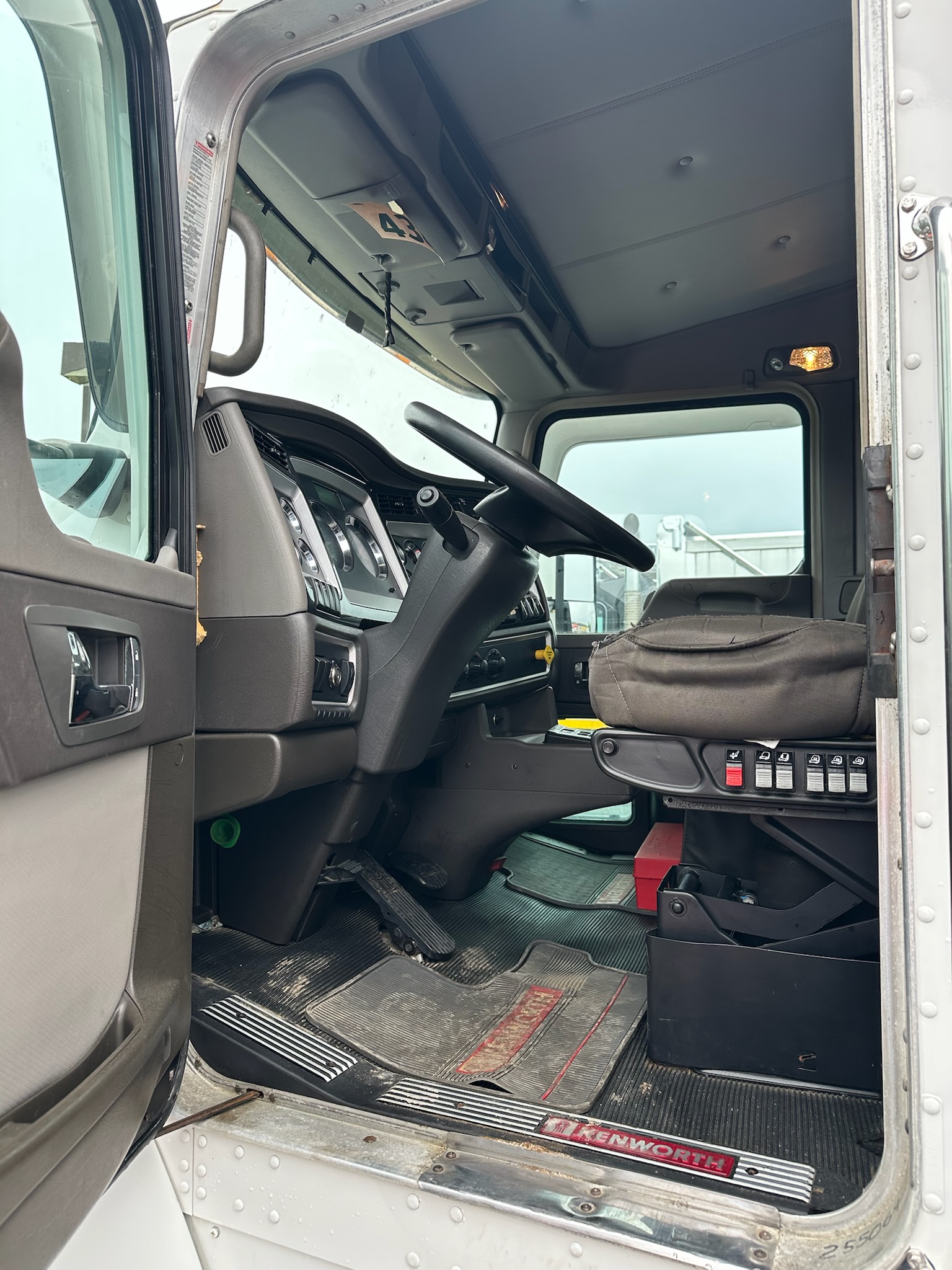 2019 KENWORTH T440 - image 6 of 6