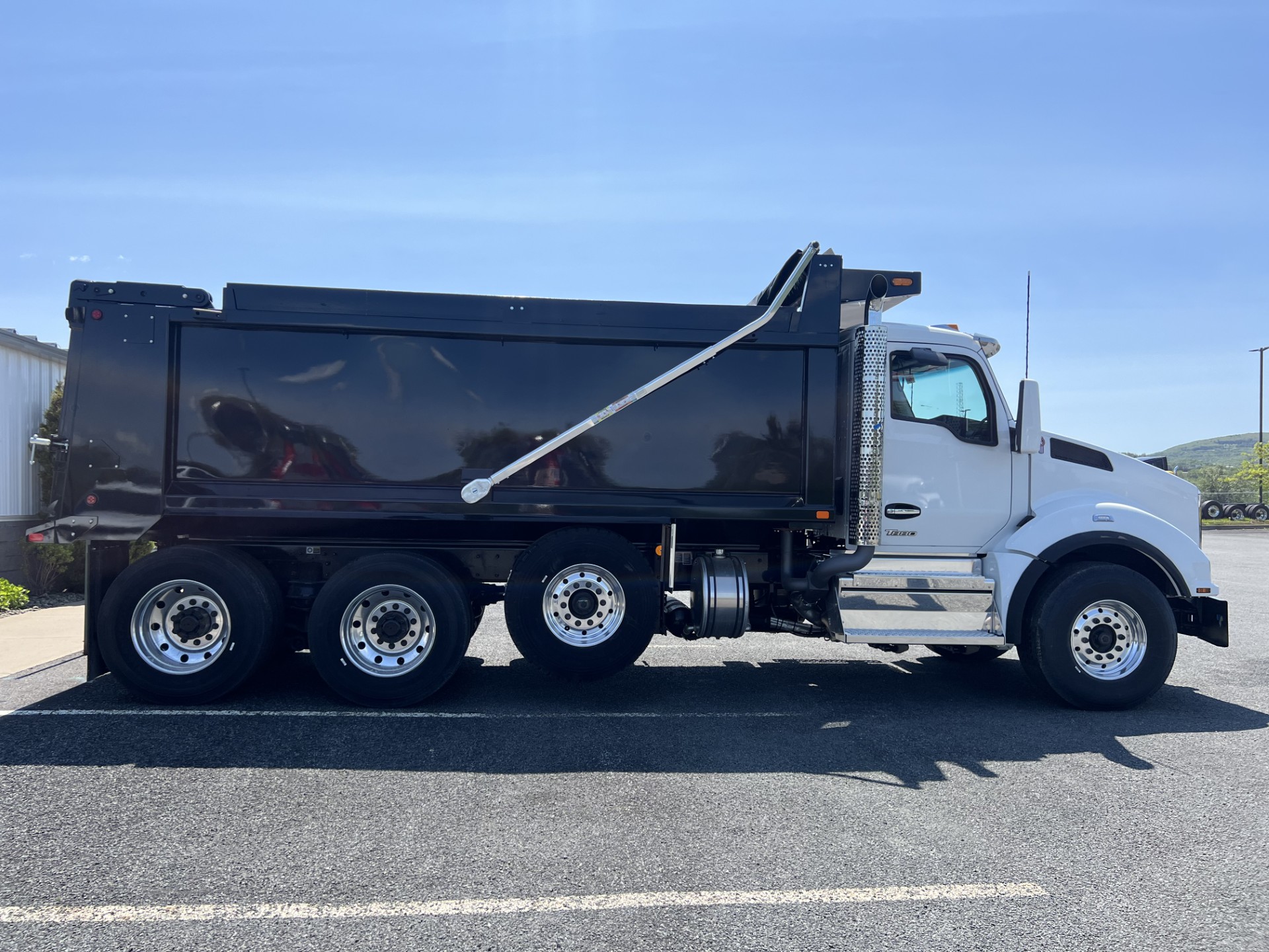 2025 KENWORTH T880 - image 5 of 6