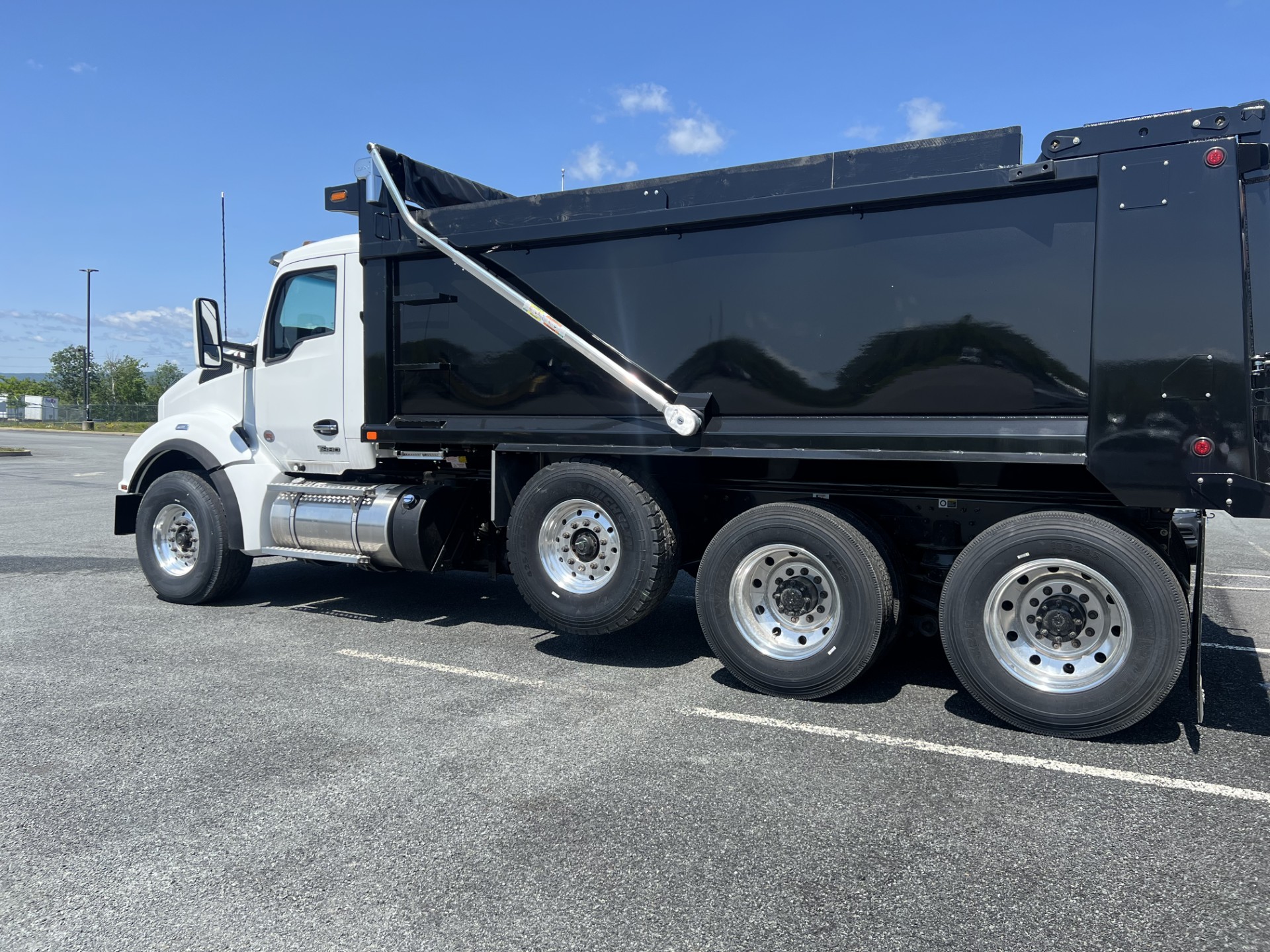 2025 KENWORTH T880 - image 6 of 6
