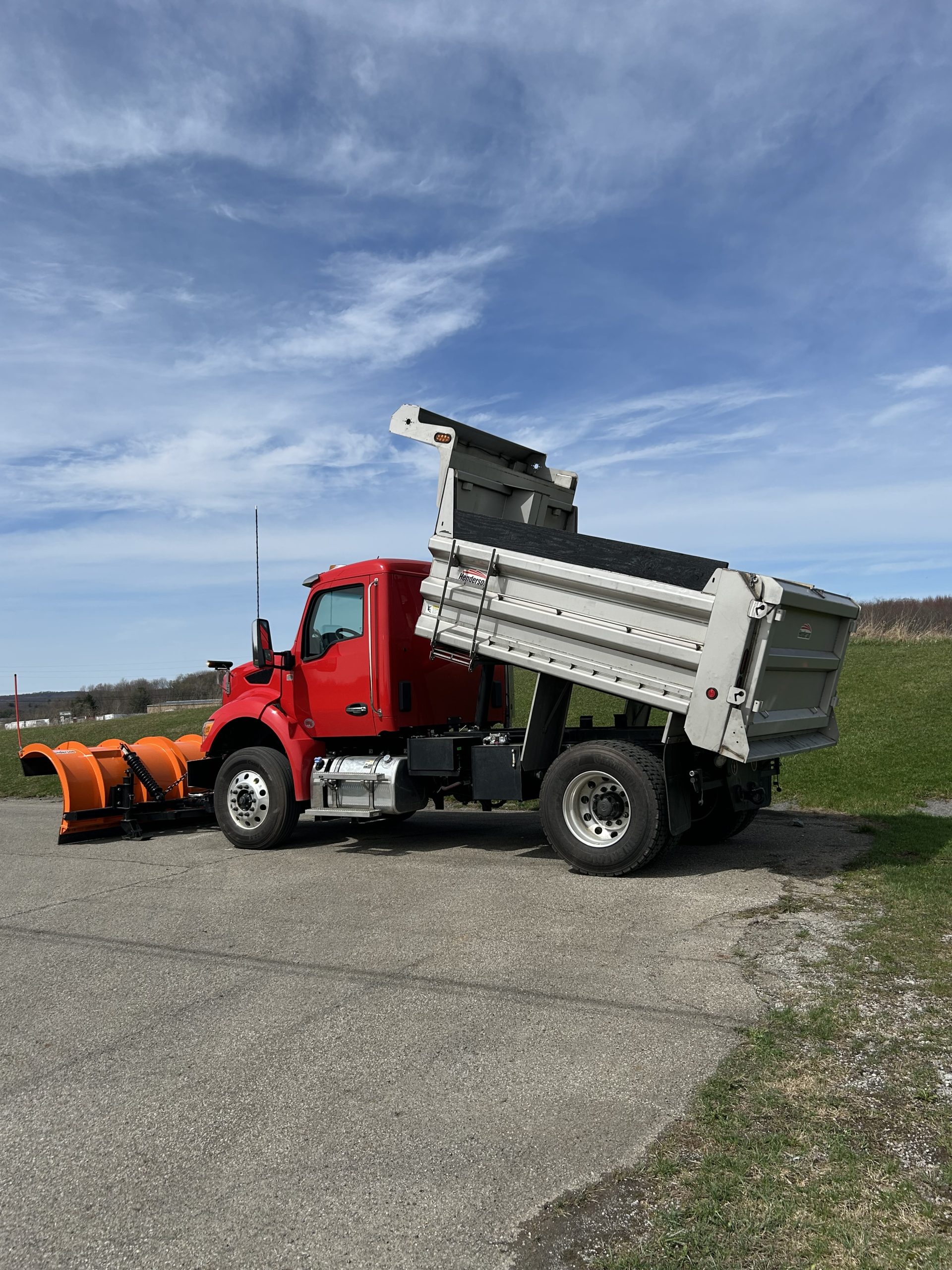 2025 KENWORTH T380 - image 2 of 6
