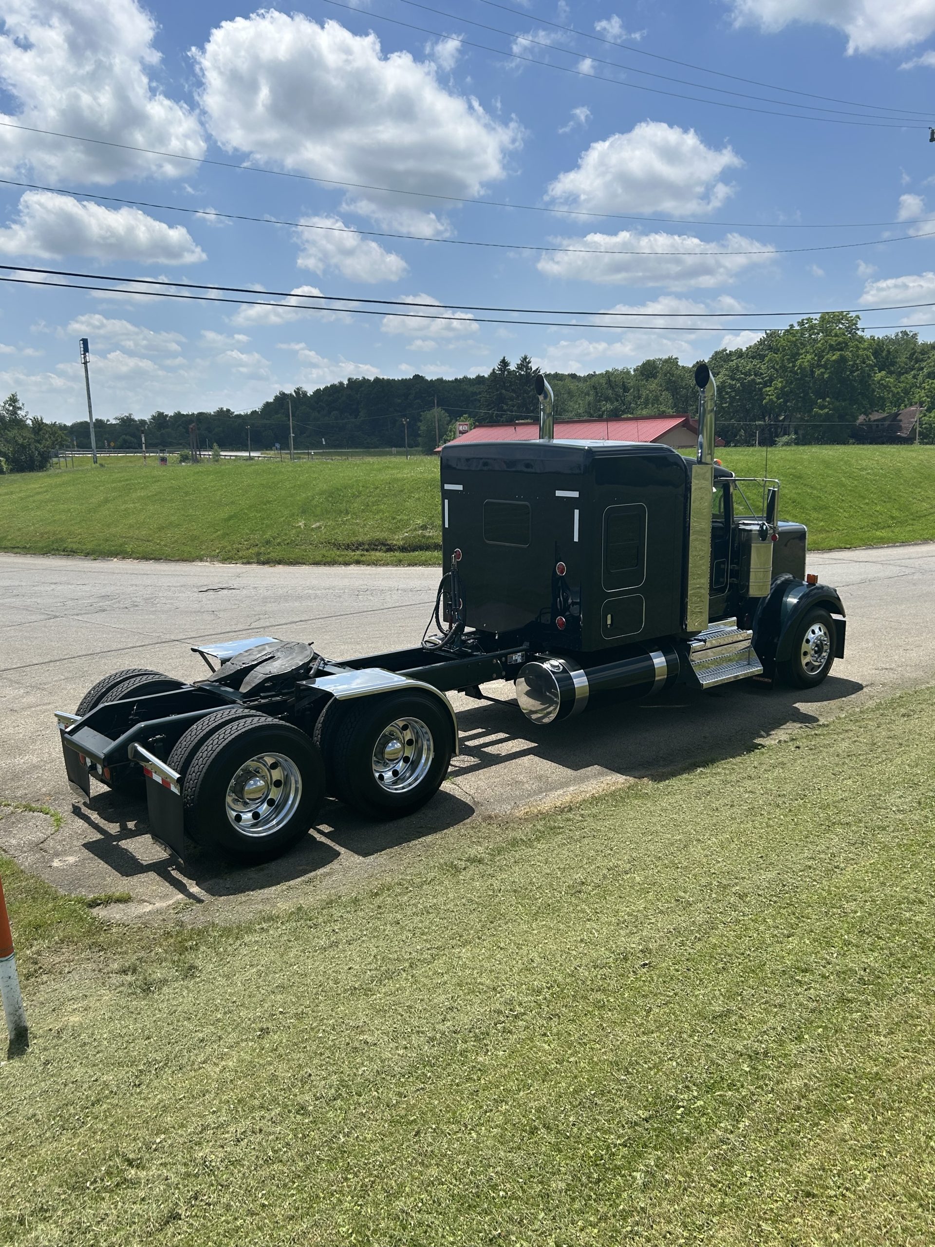2022 KENWORTH W900L - image 4 of 6