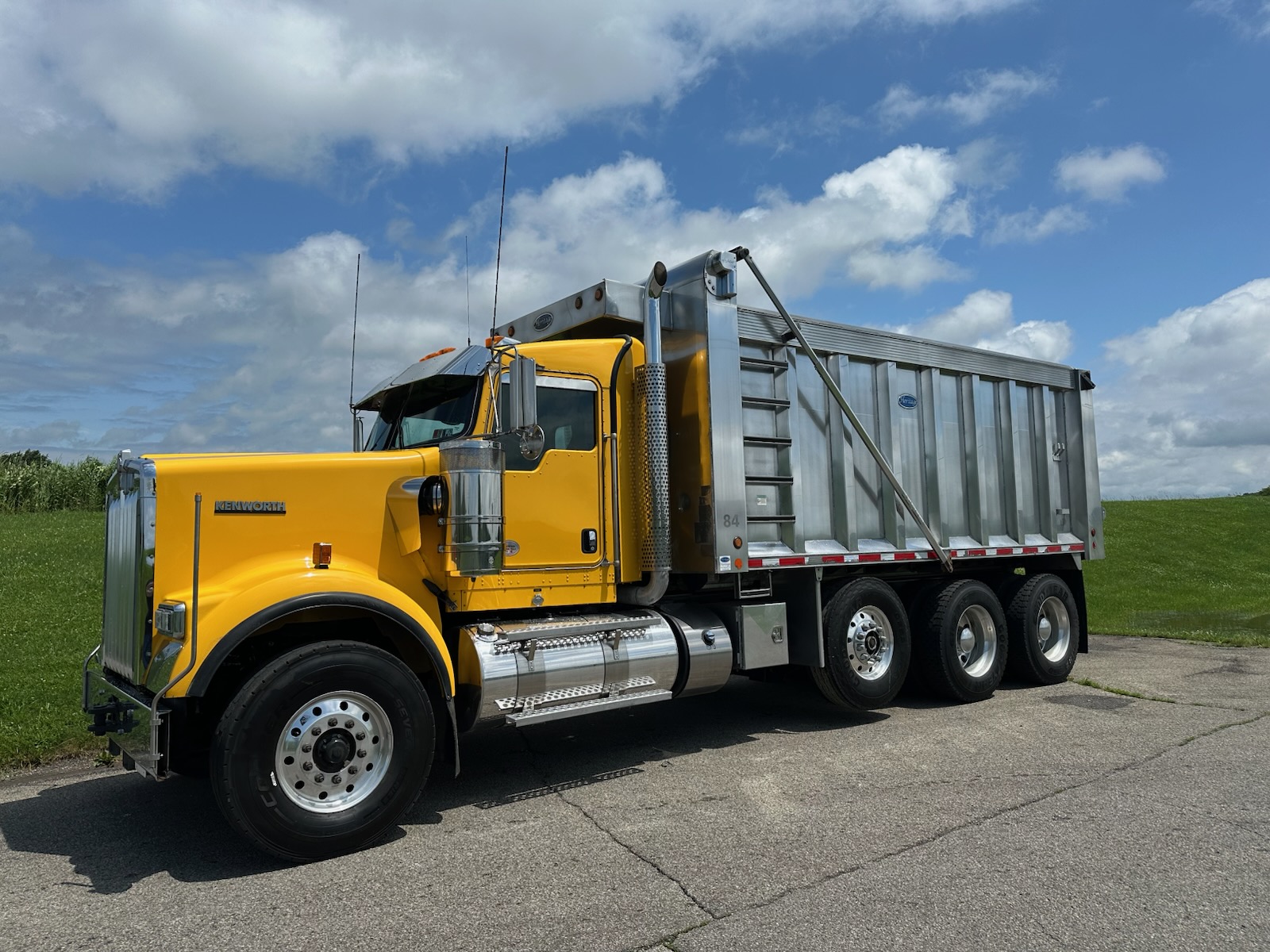 2021 KENWORTH W900B - image 2 of 6