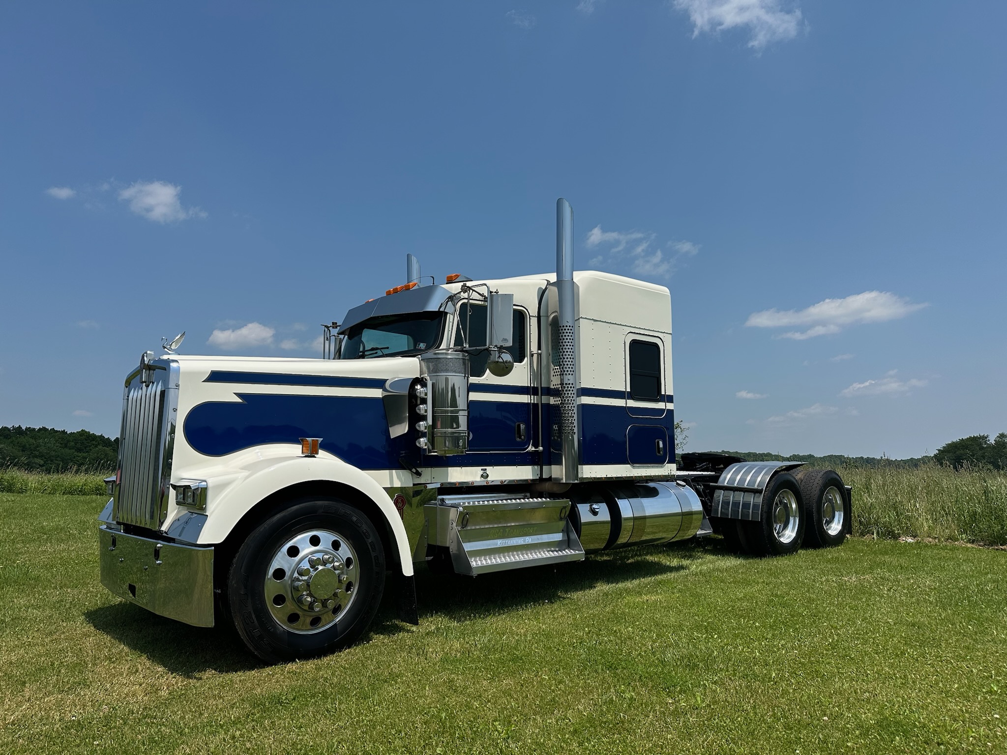 2021 KENWORTH W900L - image 1 of 6