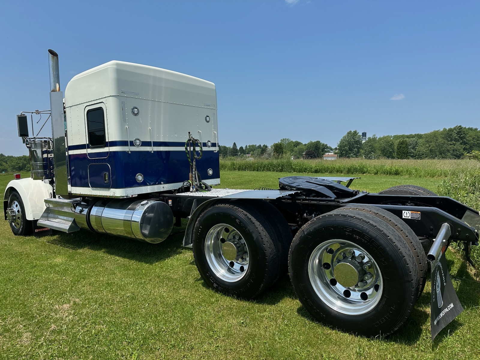 2021 KENWORTH W900L - image 2 of 6