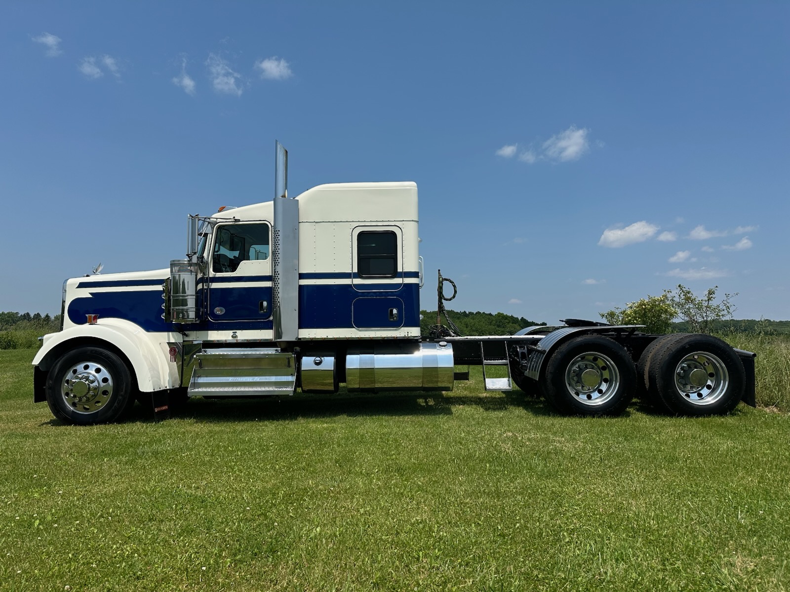 2021 KENWORTH W900L - image 3 of 6