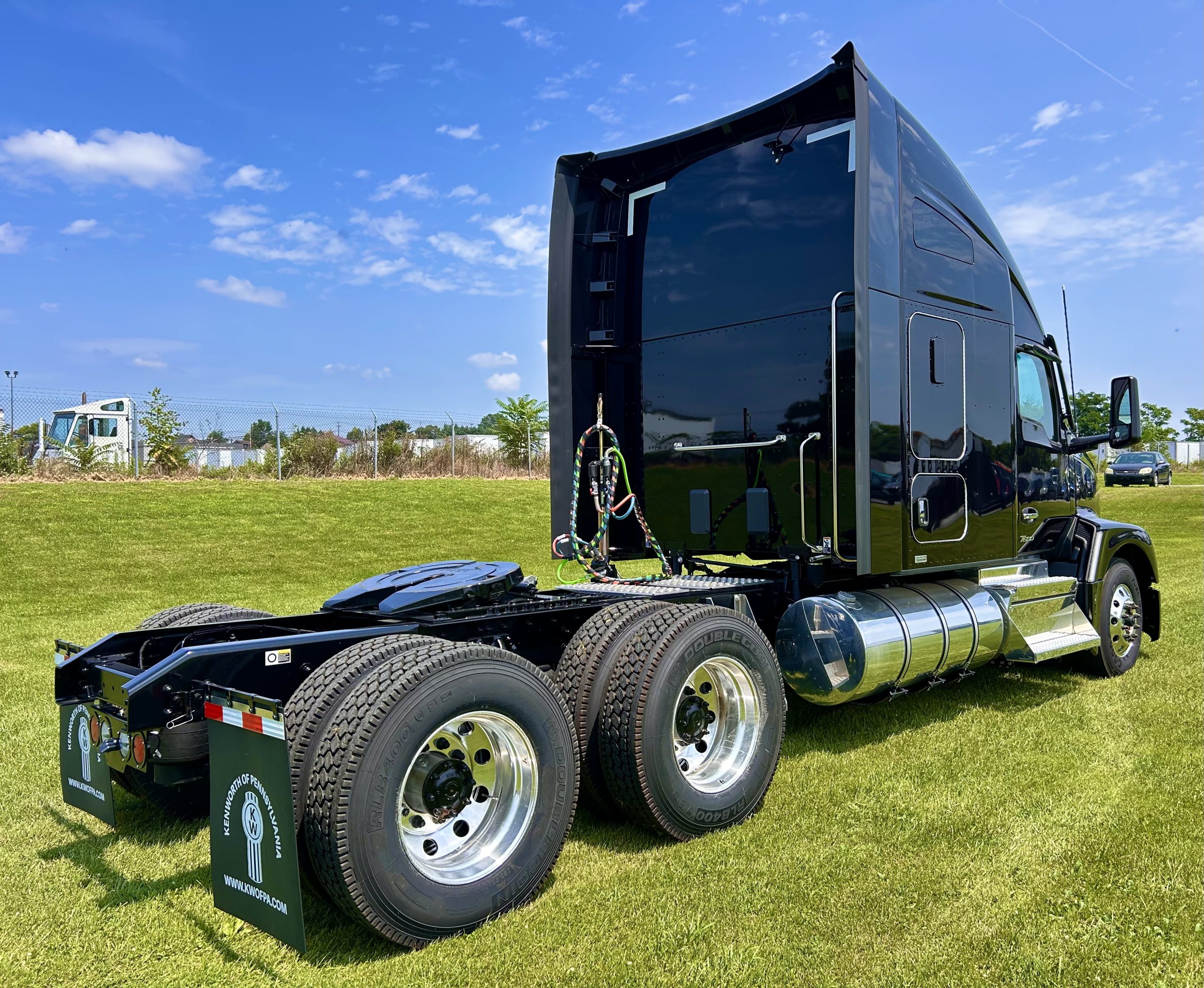 2025 KENWORTH T680 - image 6 of 6