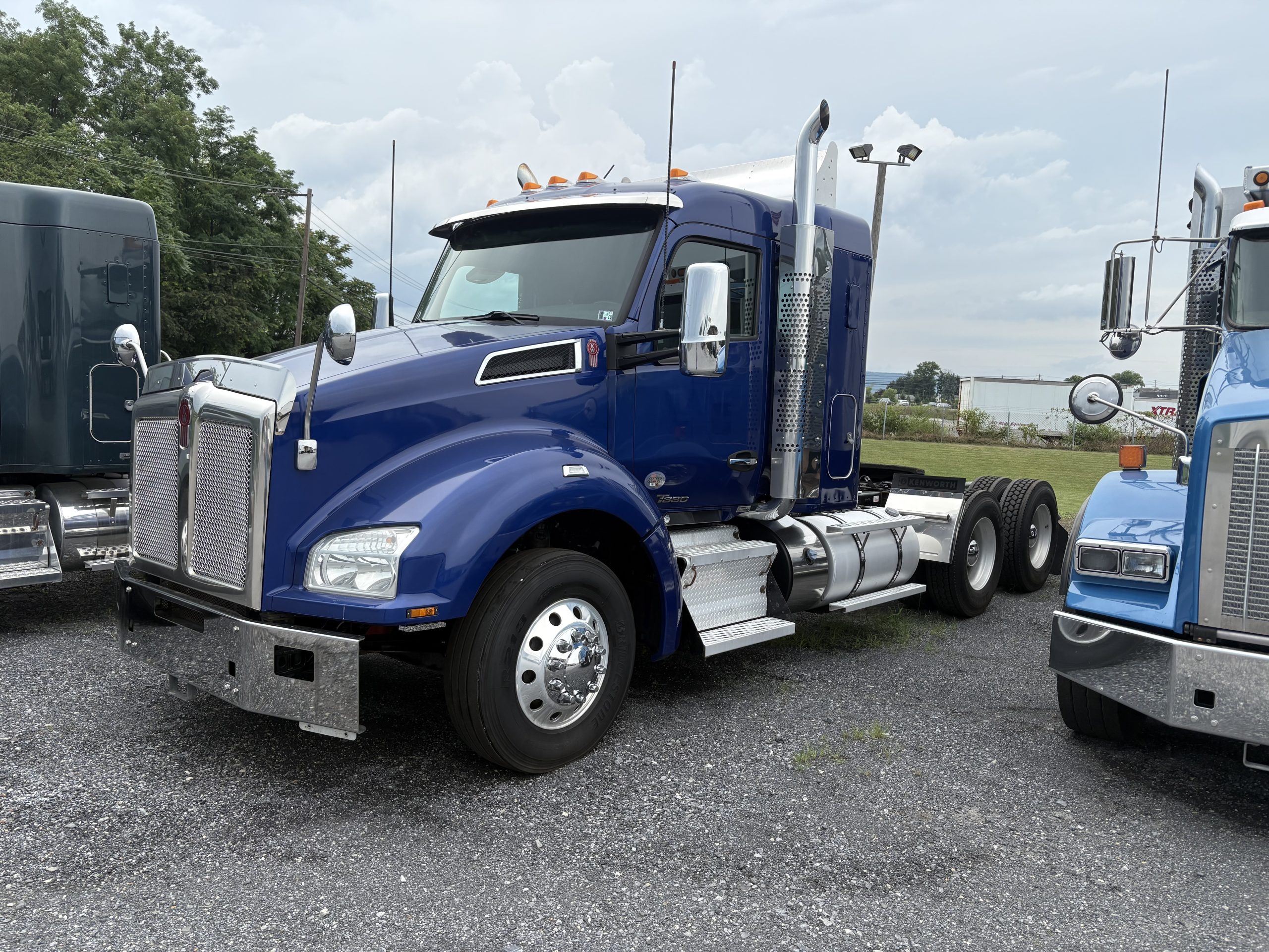 2021 KENWORTH T880 - image 1 of 4