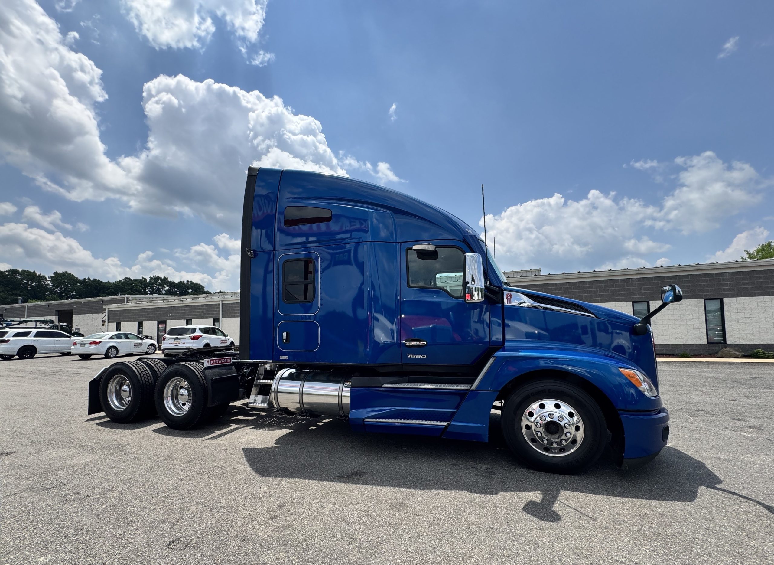 2023 KENWORTH T680 - image 4 of 6
