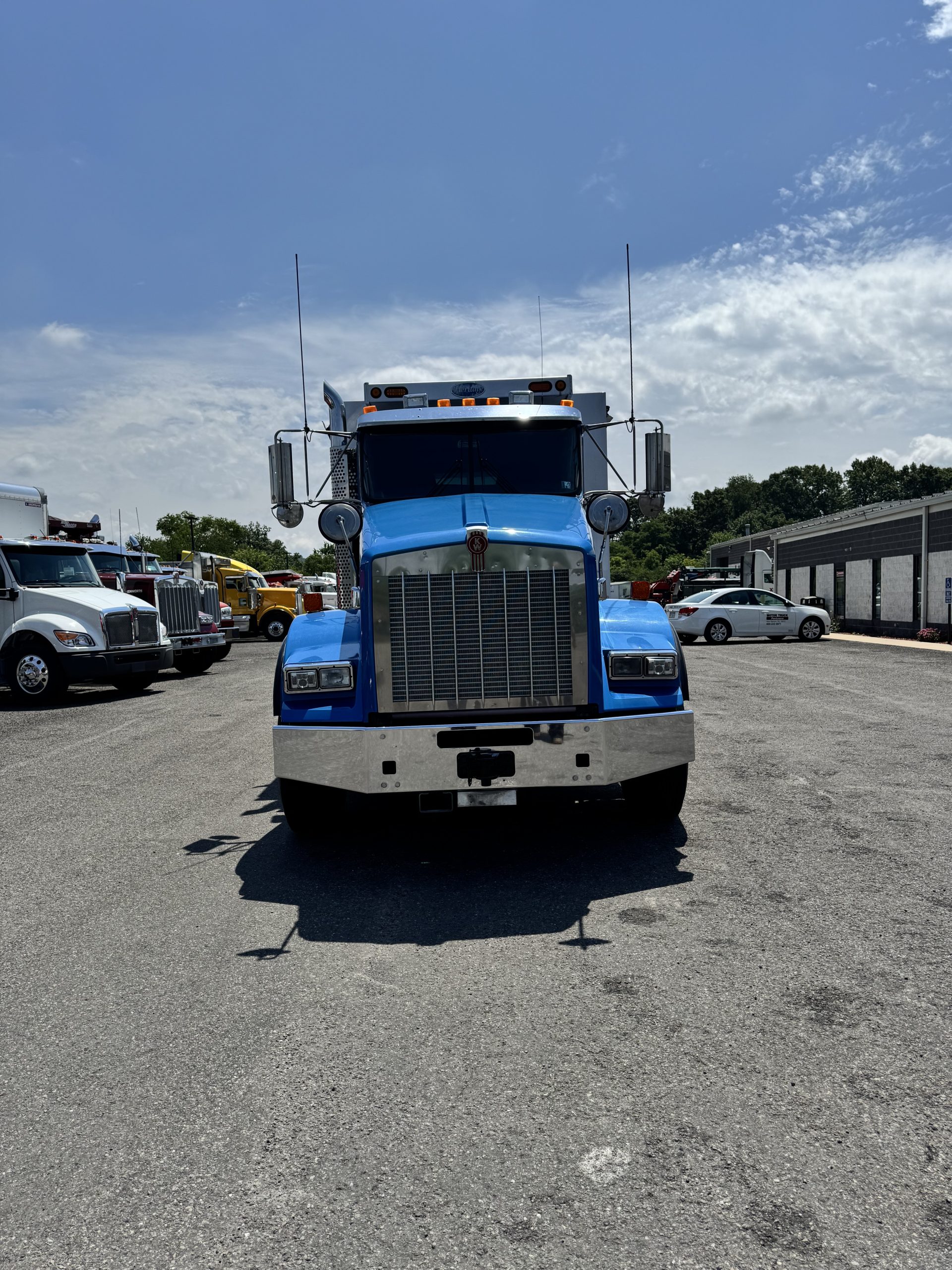 2022 KENWORTH T800 - image 2 of 6