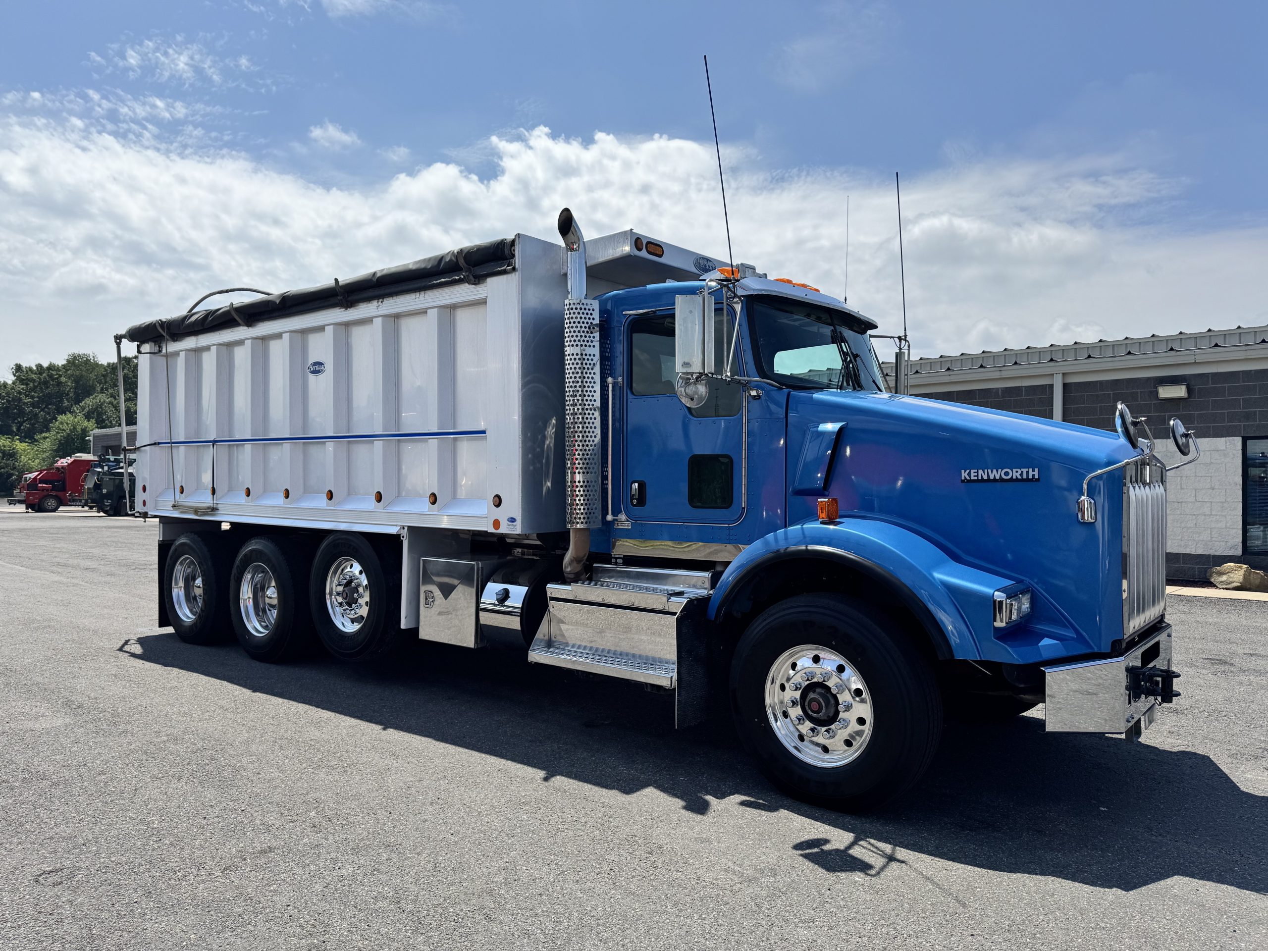 2022 KENWORTH T800 - image 3 of 6