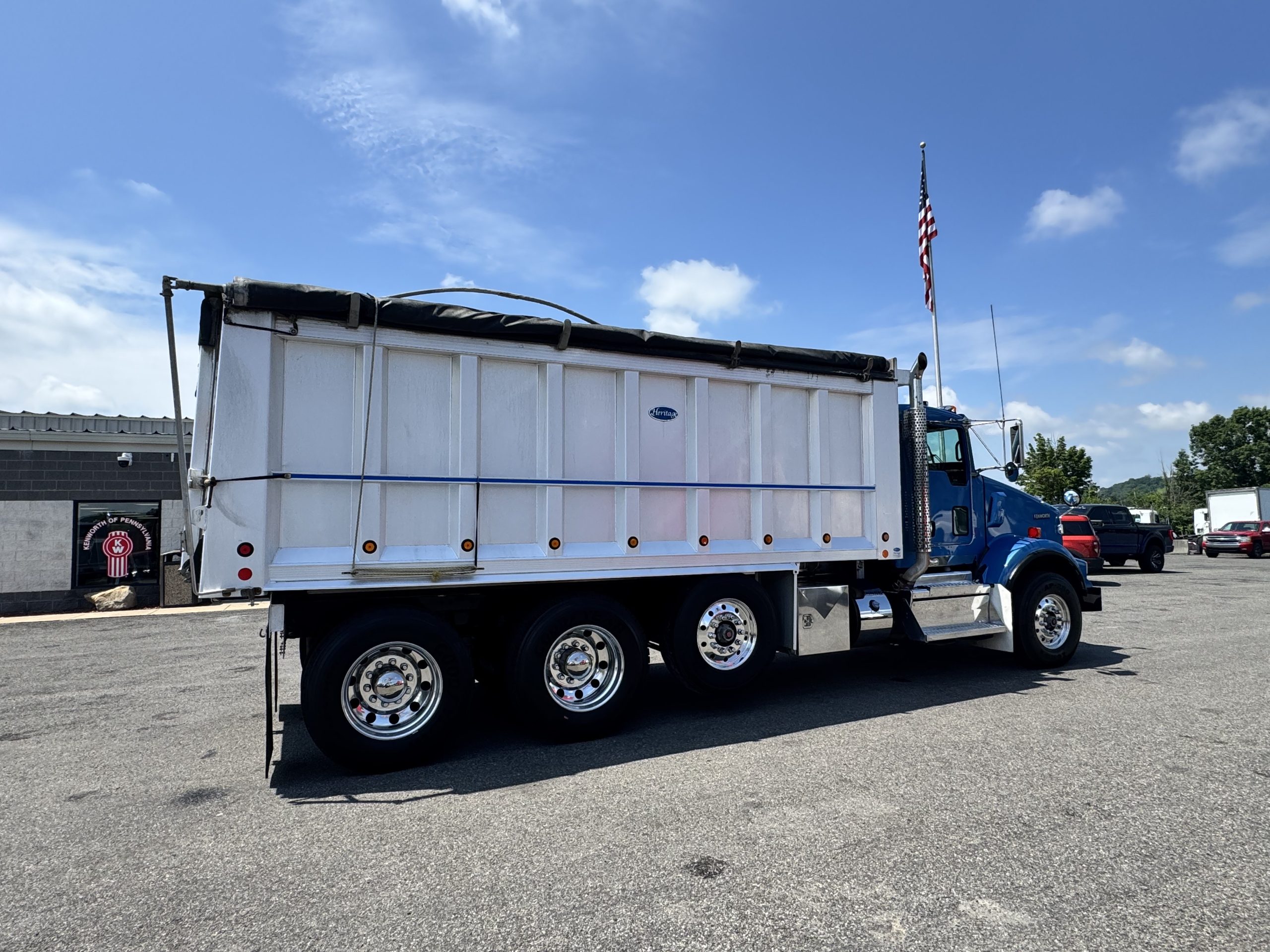 2022 KENWORTH T800 - image 5 of 6