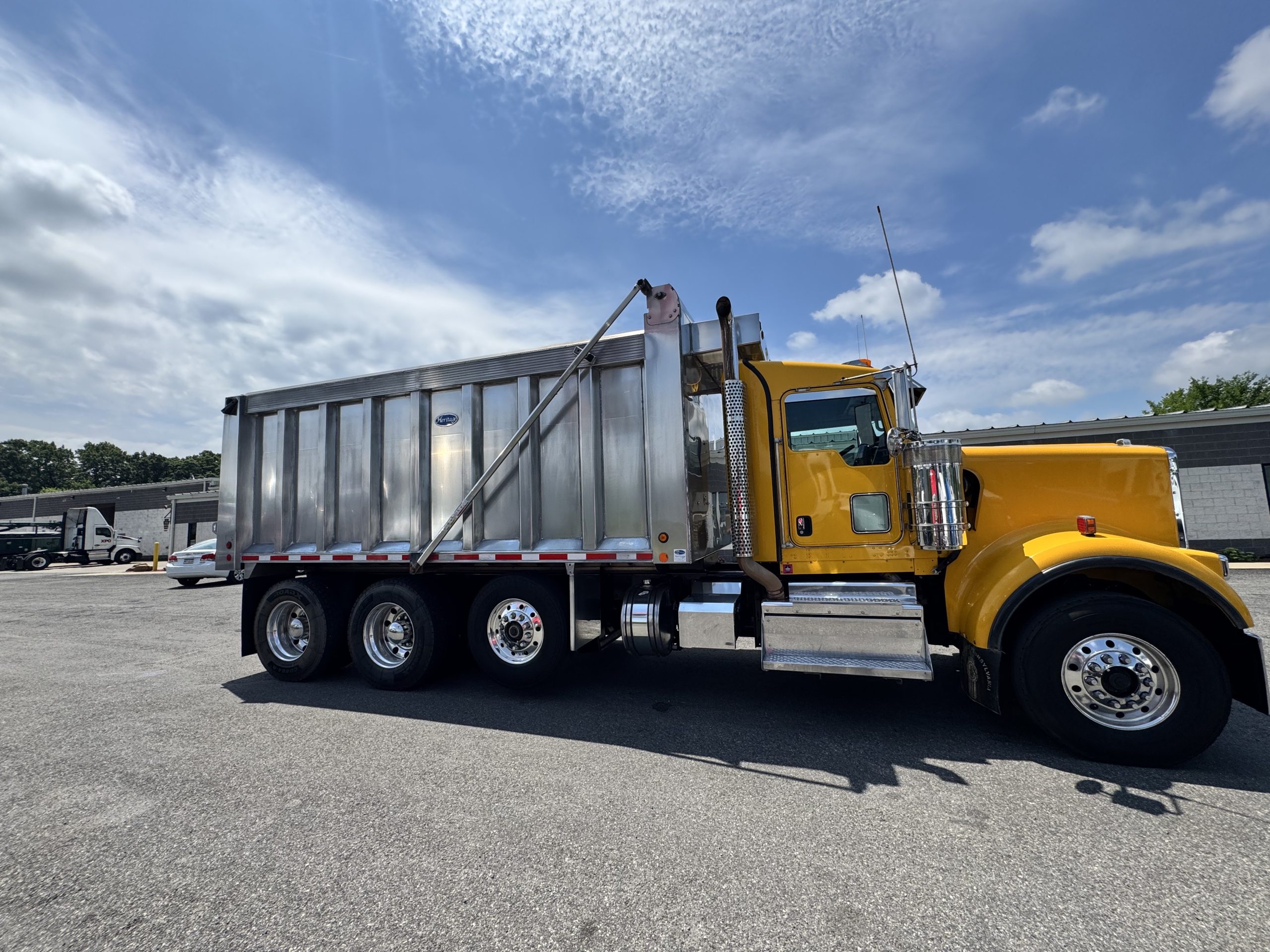 2021 KENWORTH W900B - image 4 of 6