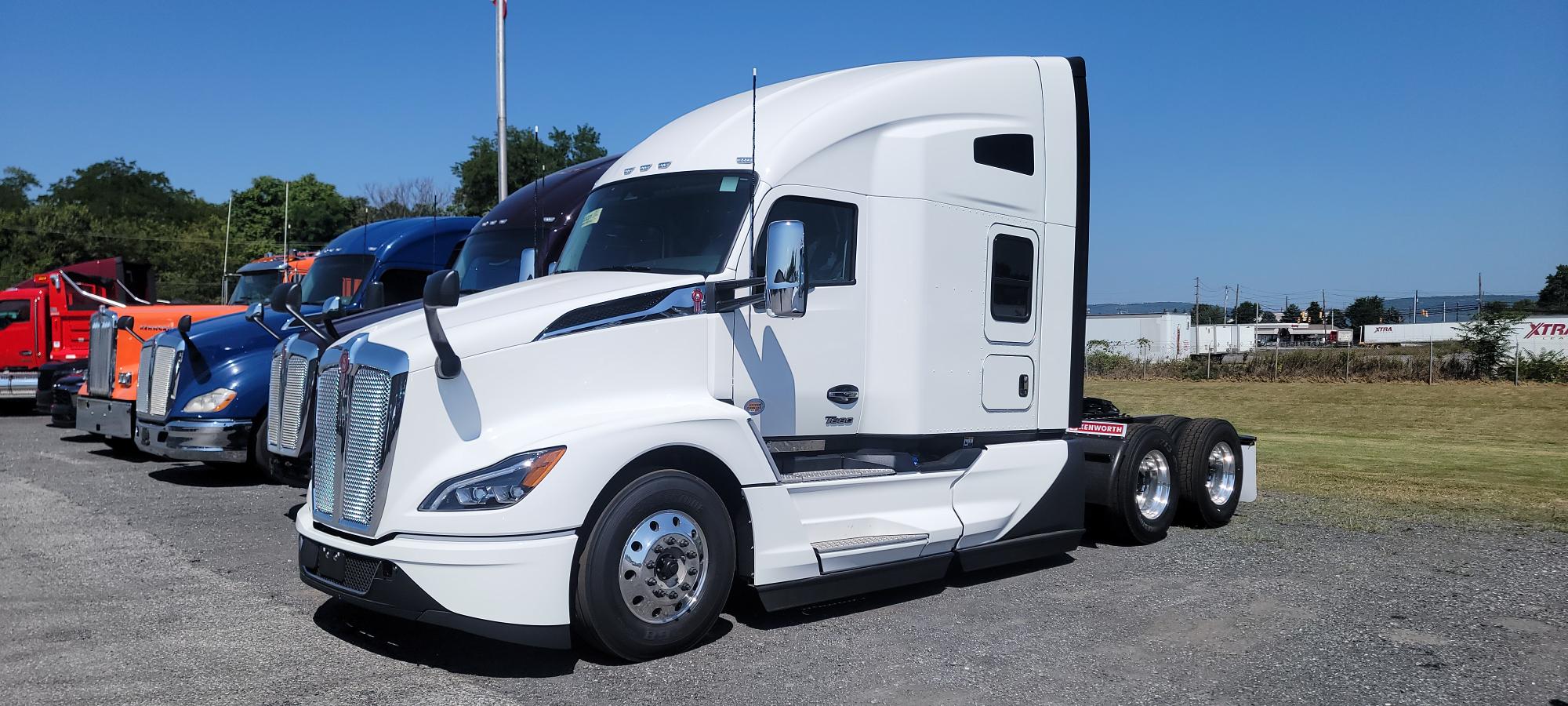 2026 KENWORTH T680 - image 2 of 6