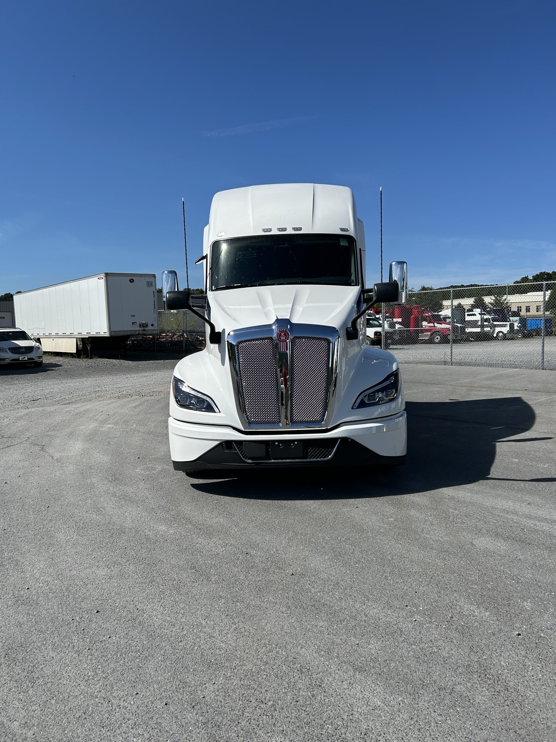 2026 KENWORTH T680 - image 3 of 6