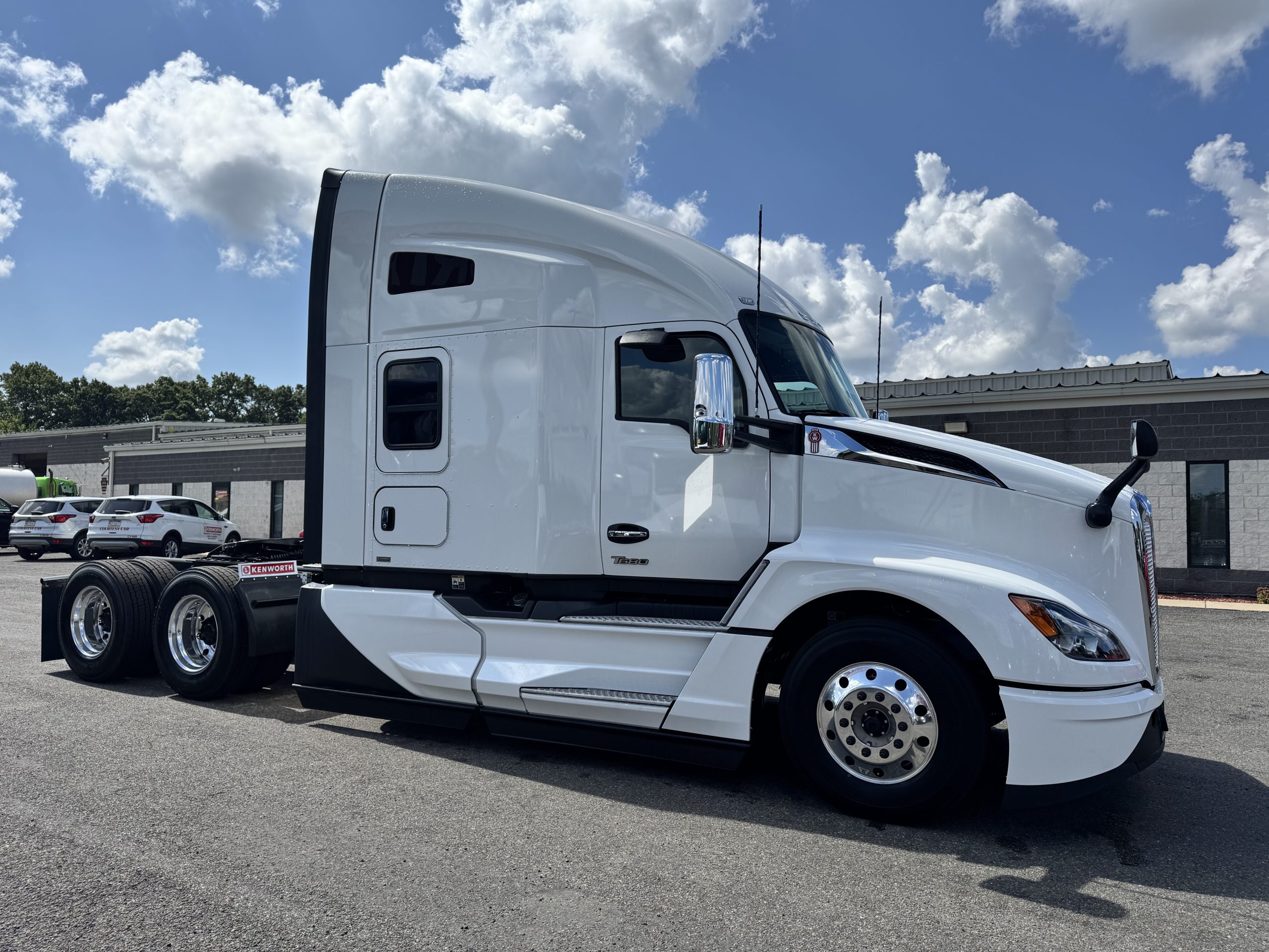 2026 KENWORTH T680 - image 3 of 6