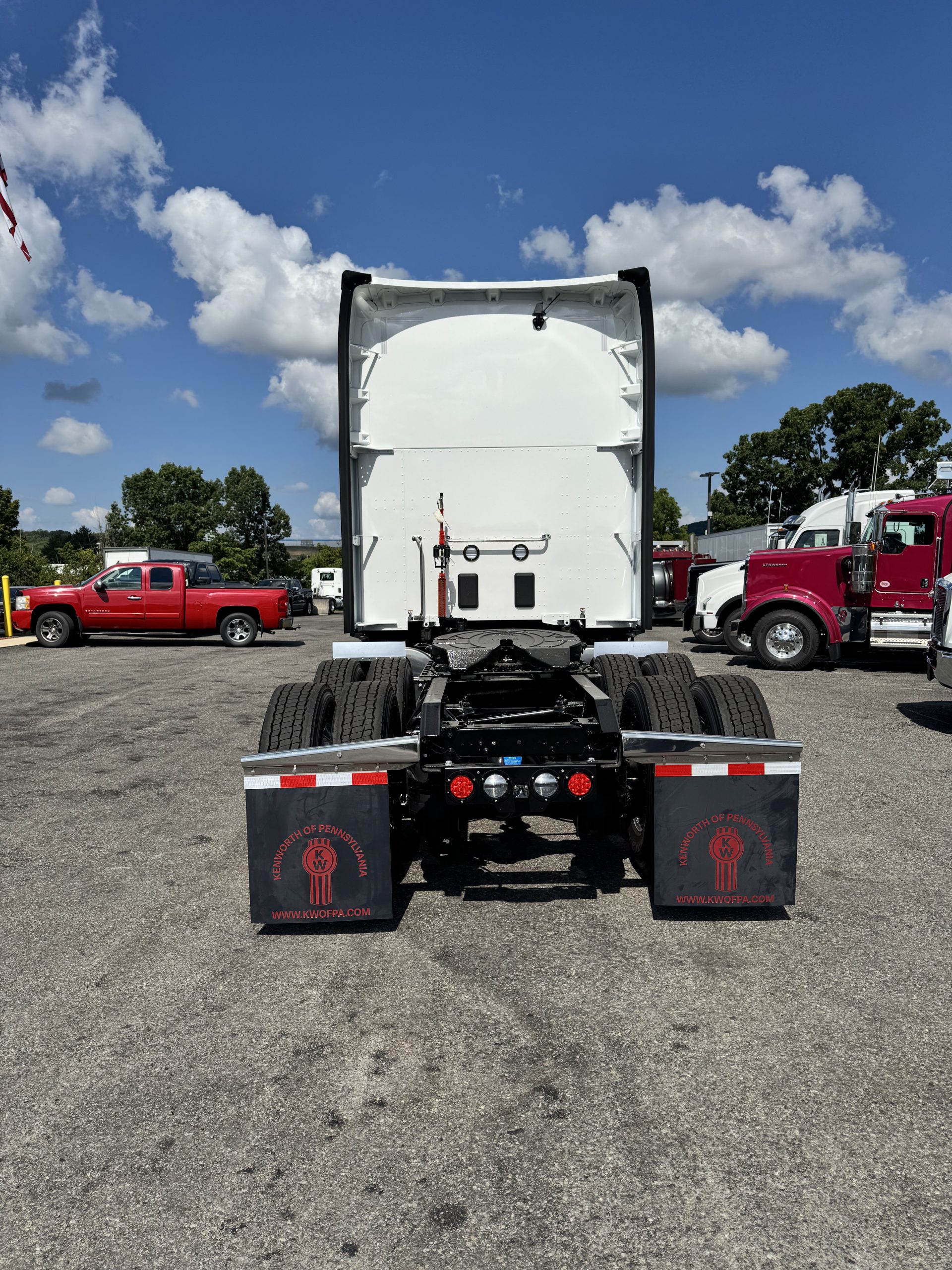 2026 KENWORTH T680 - image 5 of 6