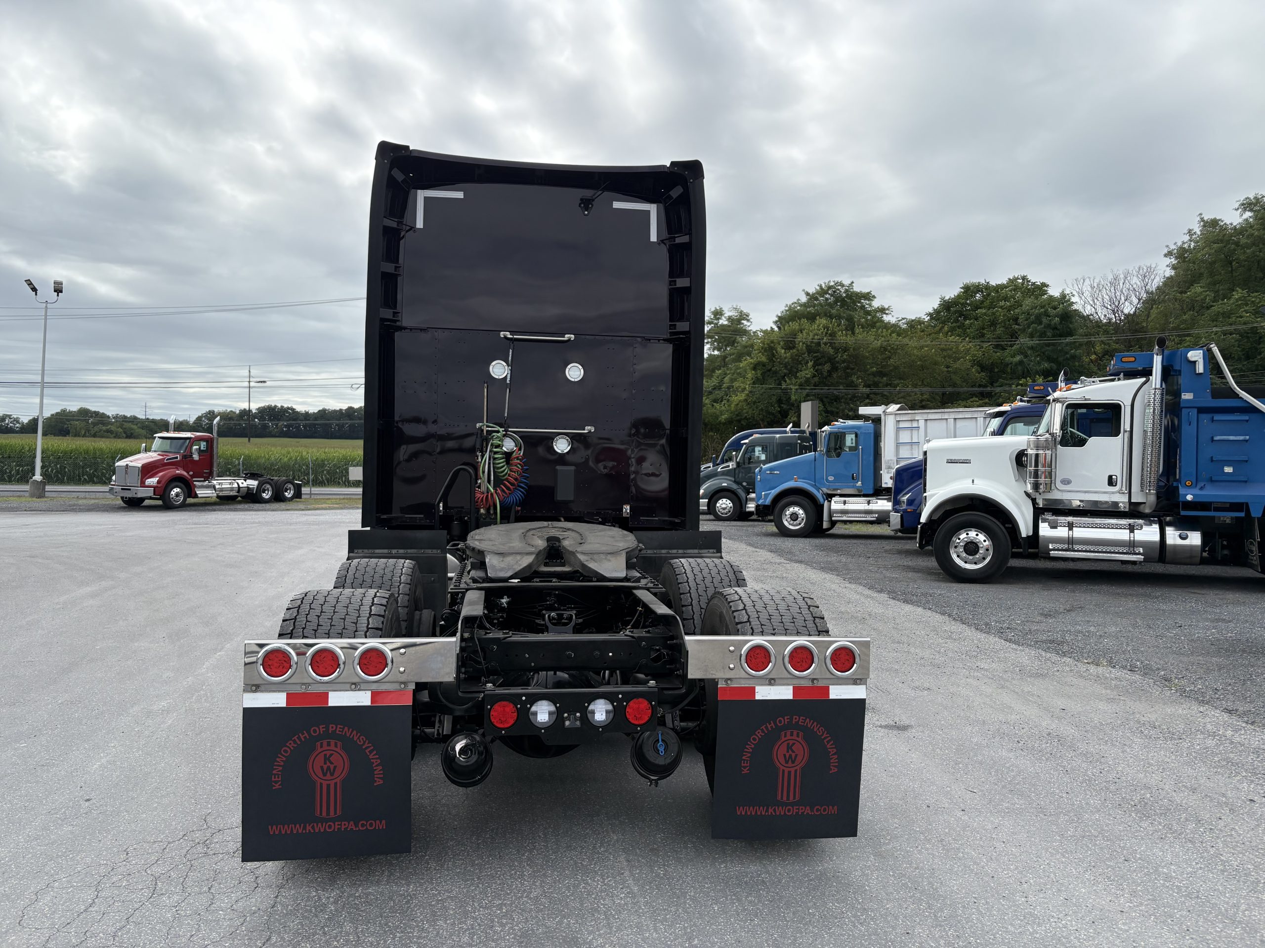 2025 KENWORTH T680 - image 4 of 6