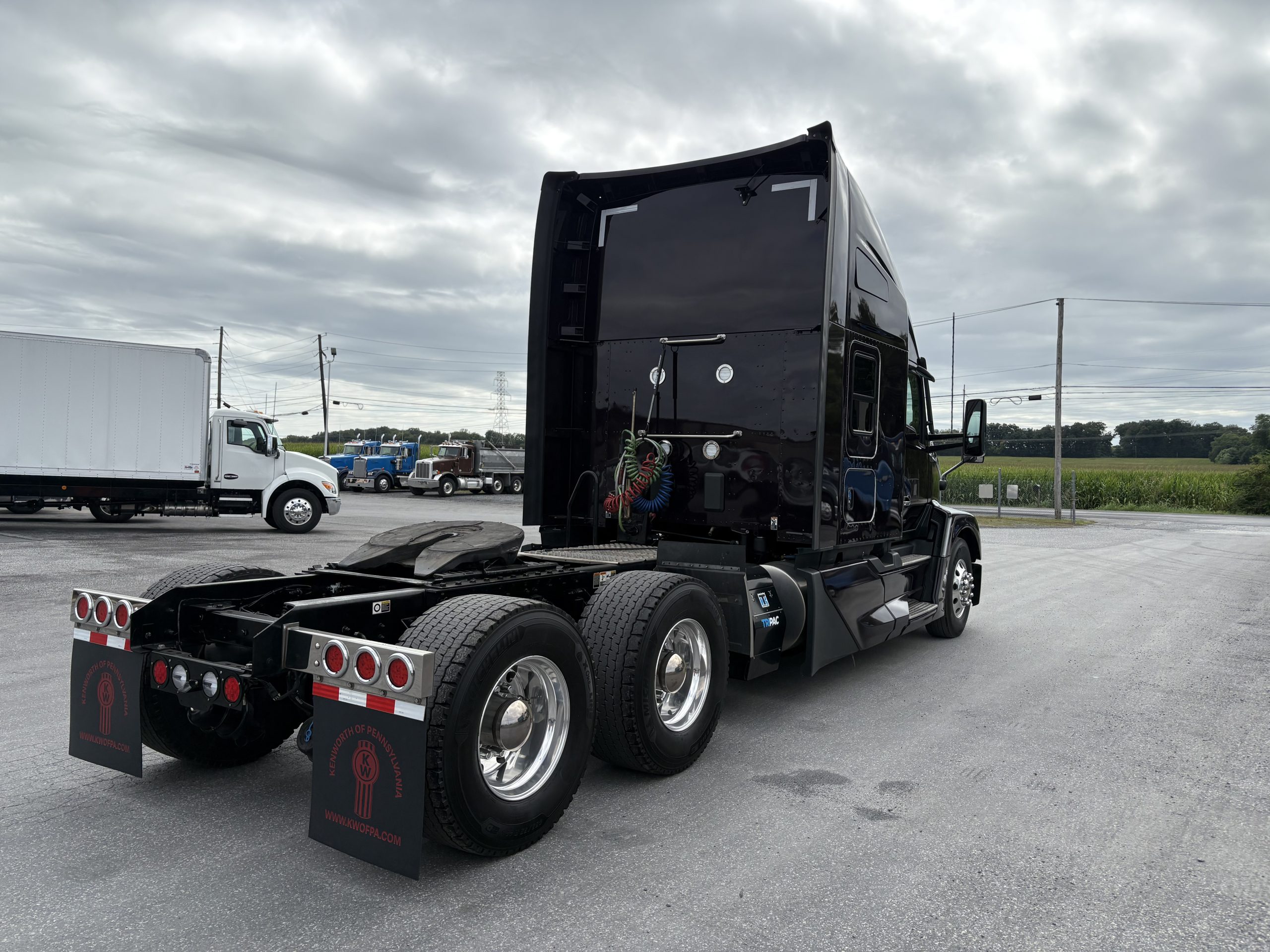 2025 KENWORTH T680 - image 5 of 6