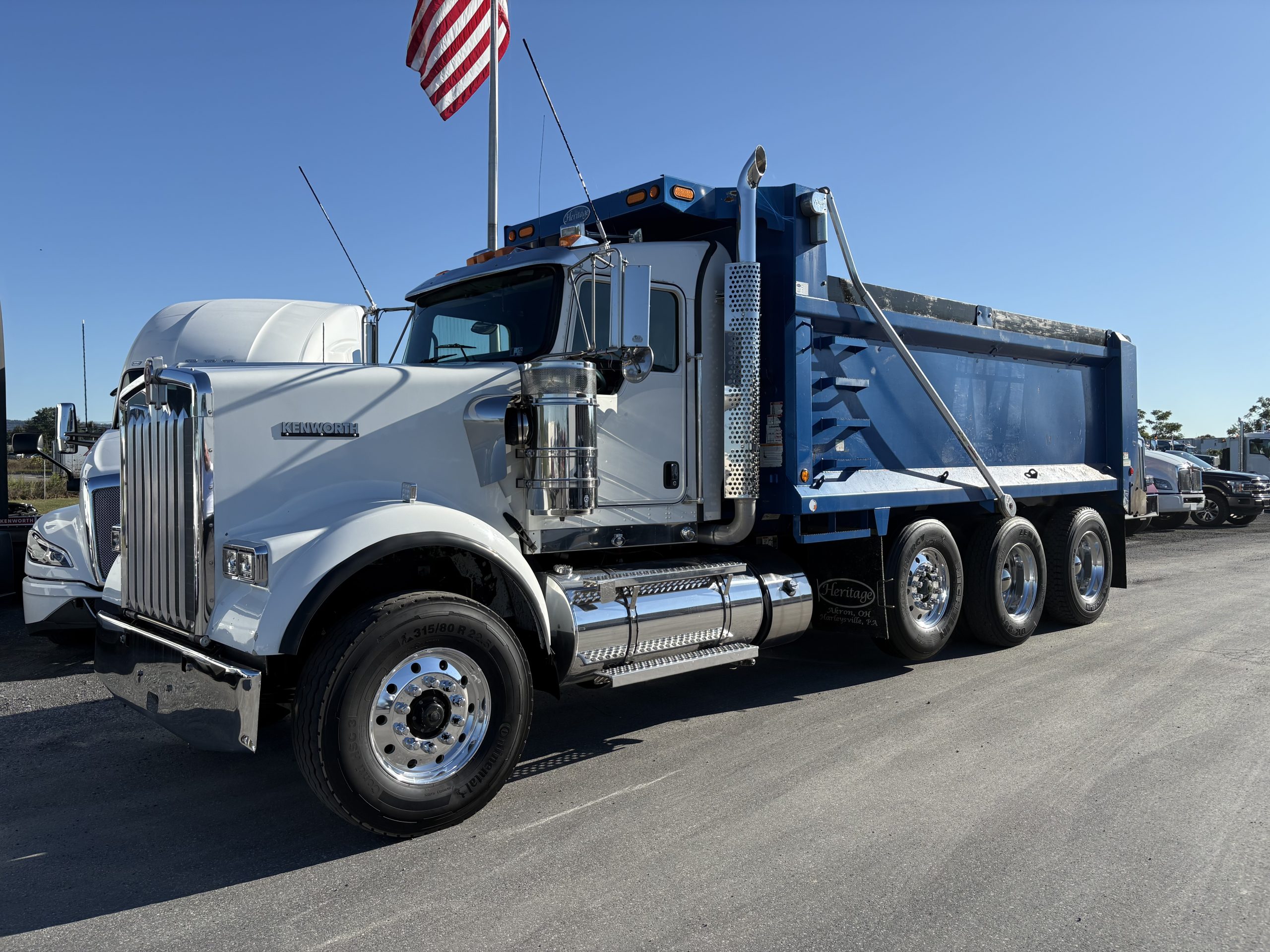 2019 KENWORTH W900B - image 1 of 6