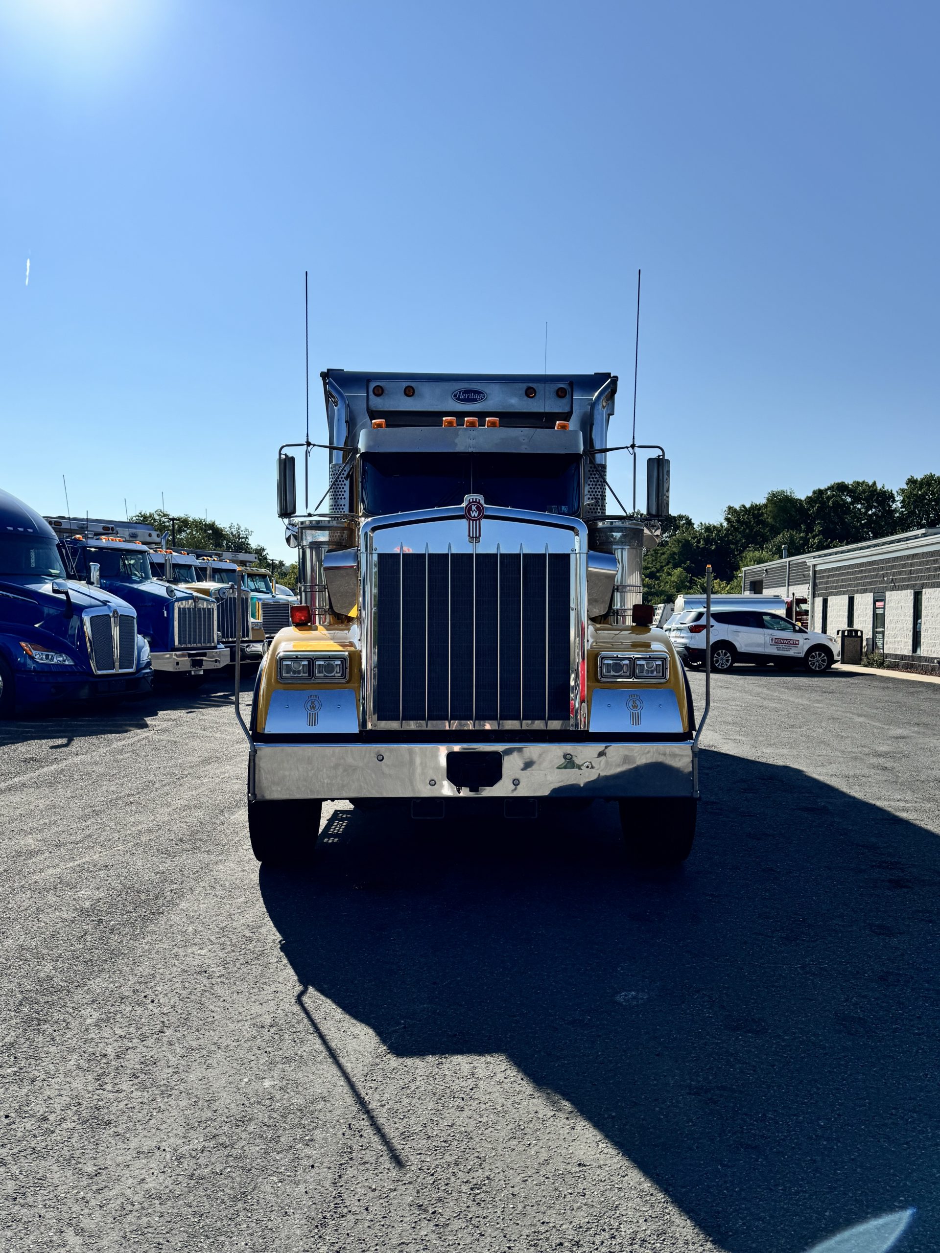 2021 KENWORTH W900B - image 2 of 6