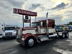 2022 KENWORTH W900L TV491984-01